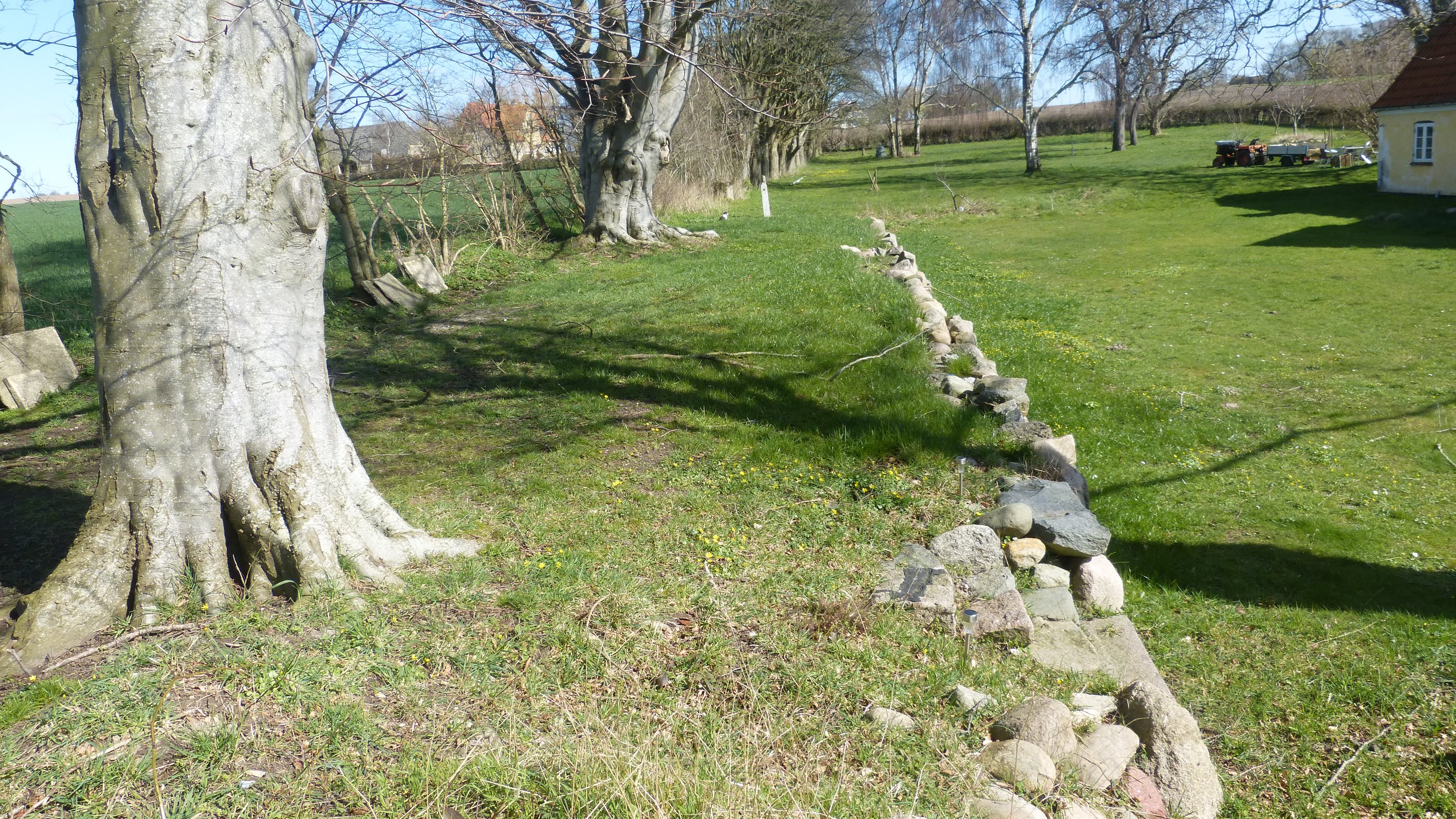 Fremhævet det lange kig i haven billede i fuldskærmstilstand. Billede af Bjergegyden 12, Sønderby Bj, 5631 Ebberup