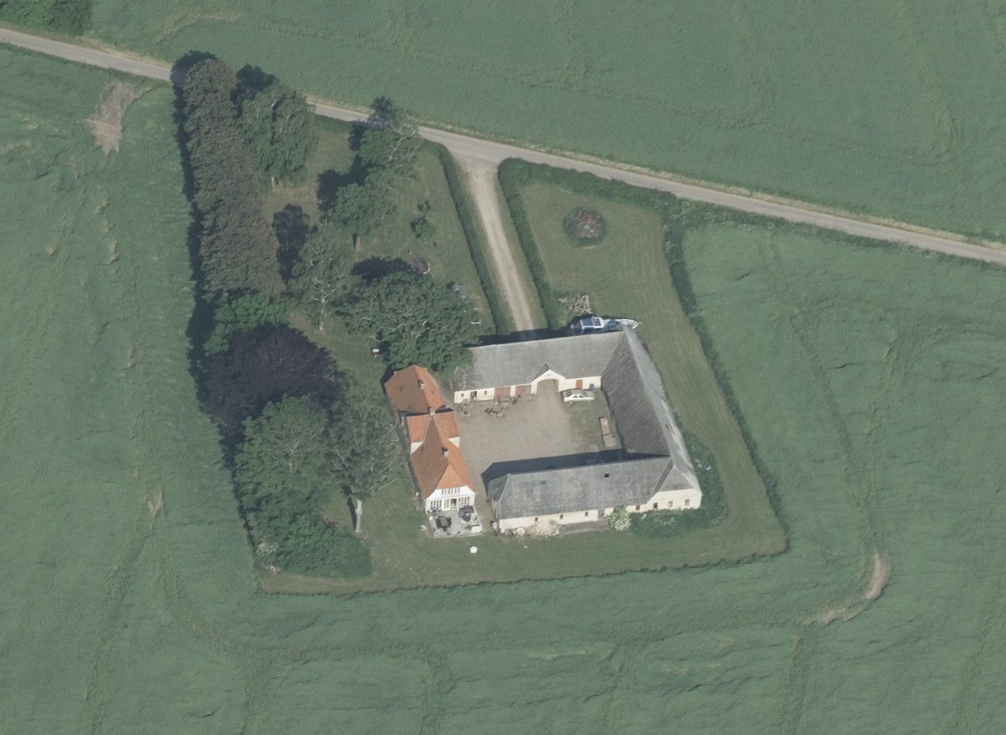 Fremhævet luftfoto - divendal - set fra vest billede i fuldskærmstilstand. Billede af Bjergegyden 12, Sønderby Bj, 5631 Ebberup