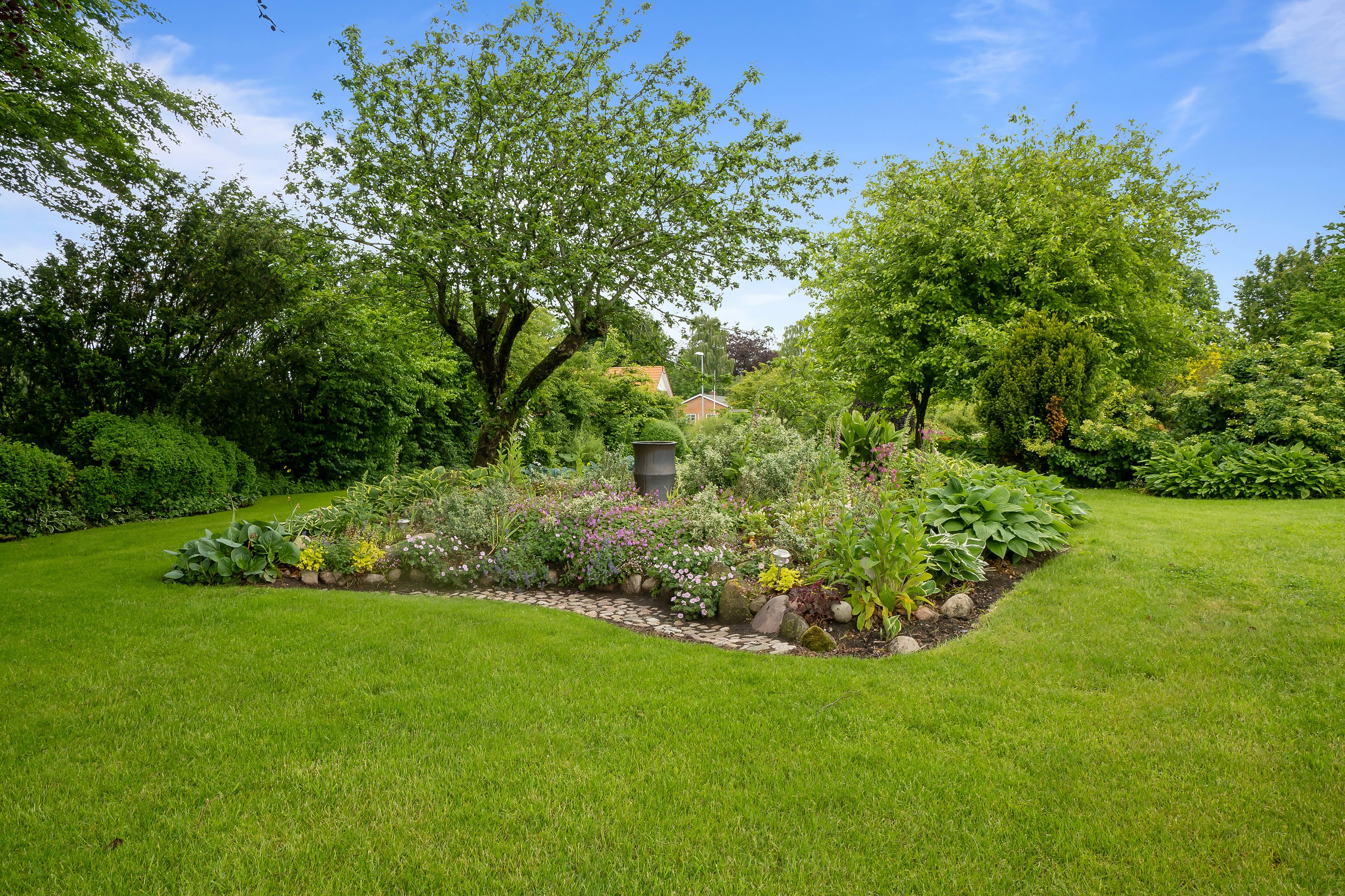 Fremhævet have billede i fuldskærmstilstand. Billede af Mojbølvej 1, Øster Lindet, 6630 Rødding