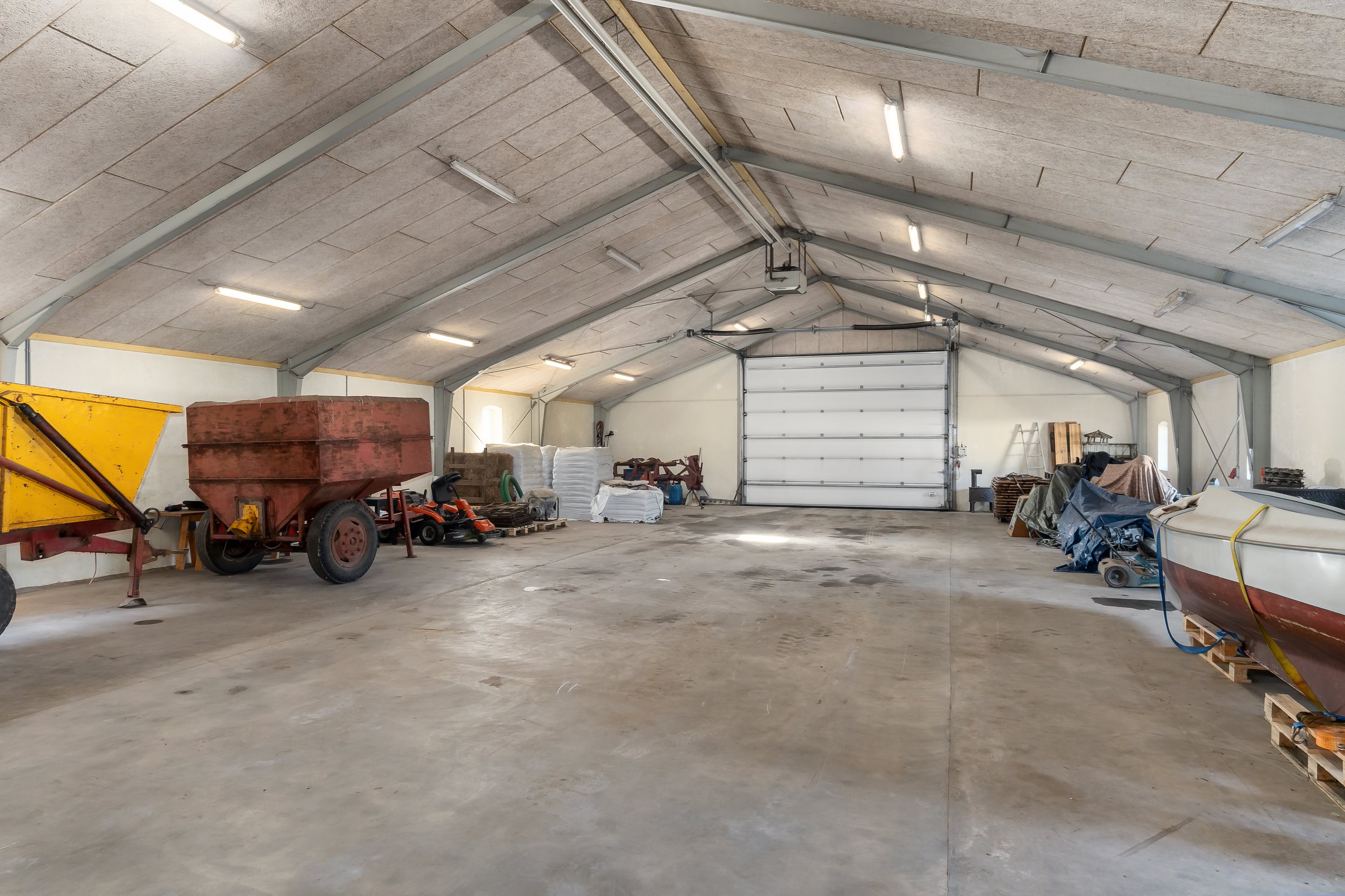 Fremhævet lade billede i fuldskærmstilstand. Billede af Mojbølvej 1, Øster Lindet, 6630 Rødding