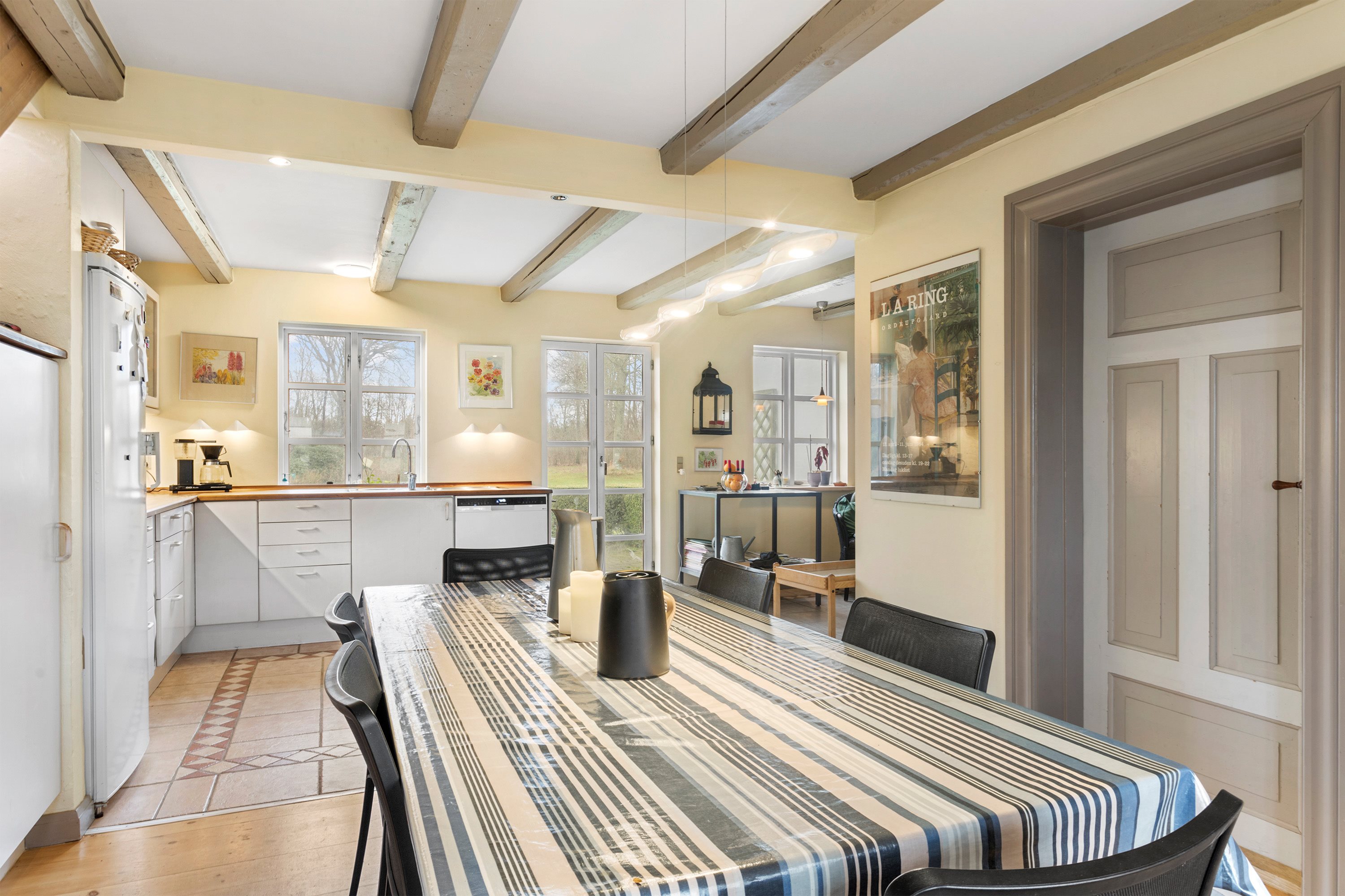 Fremhævet spisestue billede i fuldskærmstilstand. Billede af Vestermarken 14, 9370 Hals