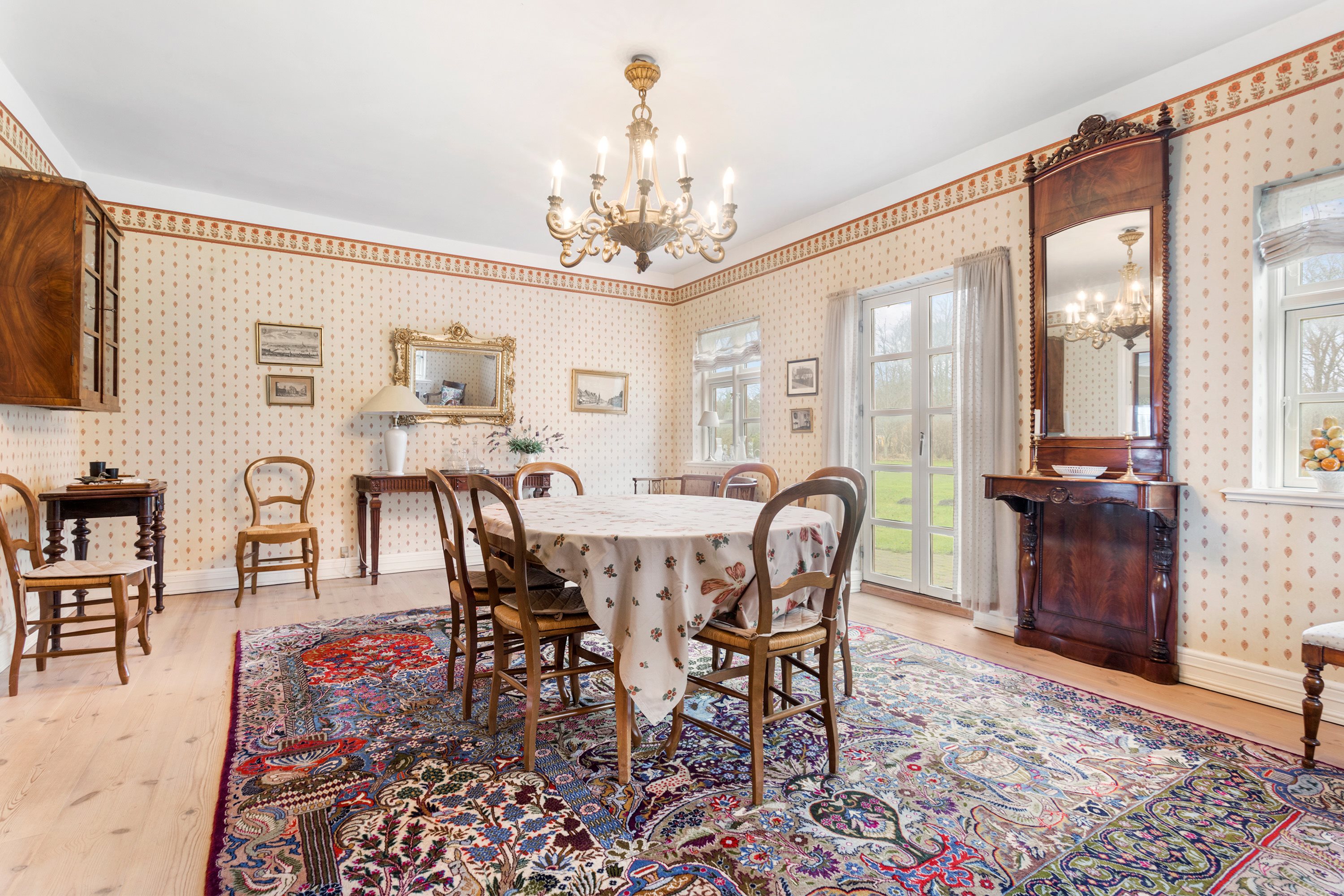 Fremhævet spisestue billede i fuldskærmstilstand. Billede af Vestermarken 14, 9370 Hals