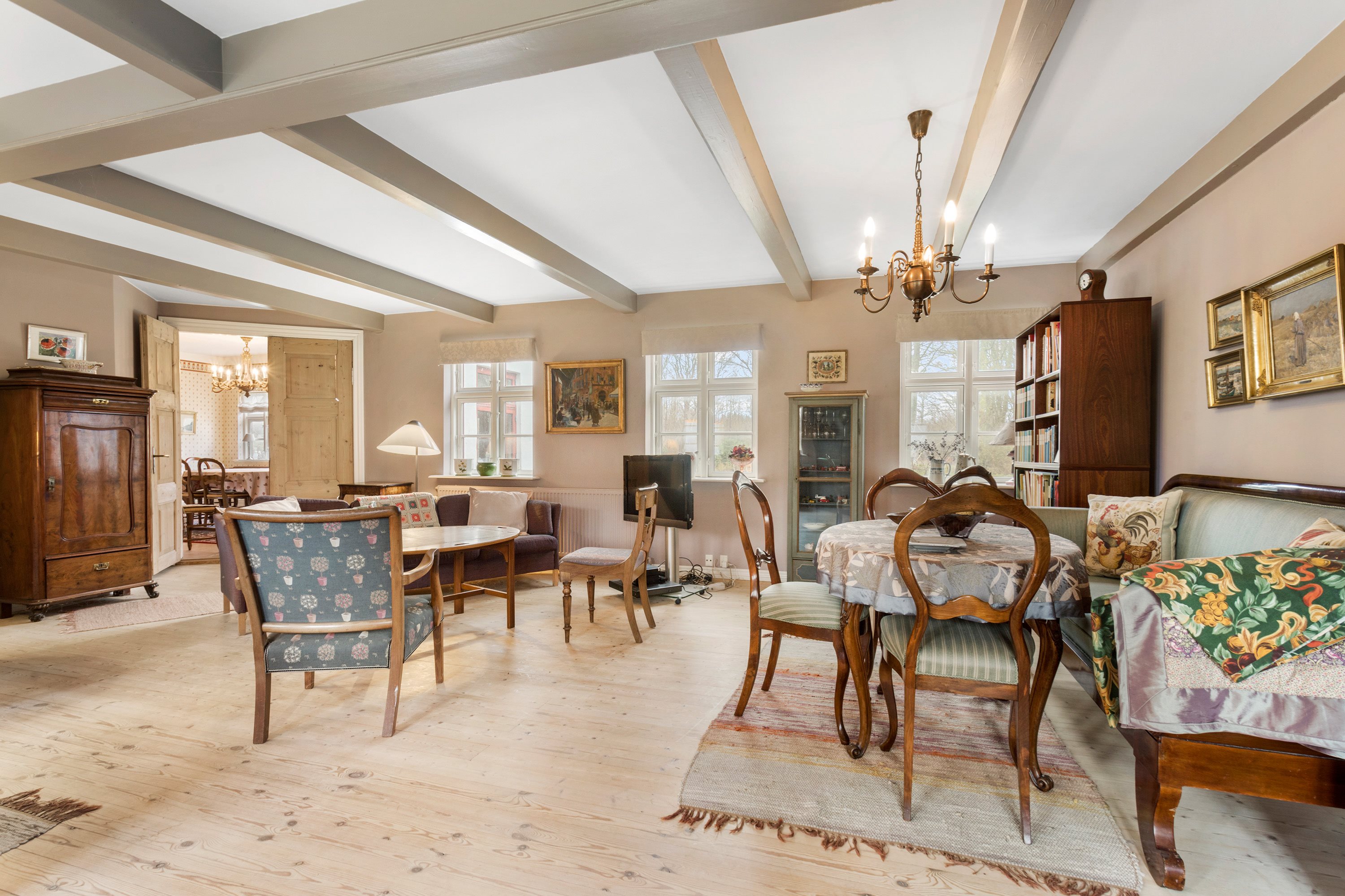 Fremhævet stue billede i fuldskærmstilstand. Billede af Vestermarken 14, 9370 Hals