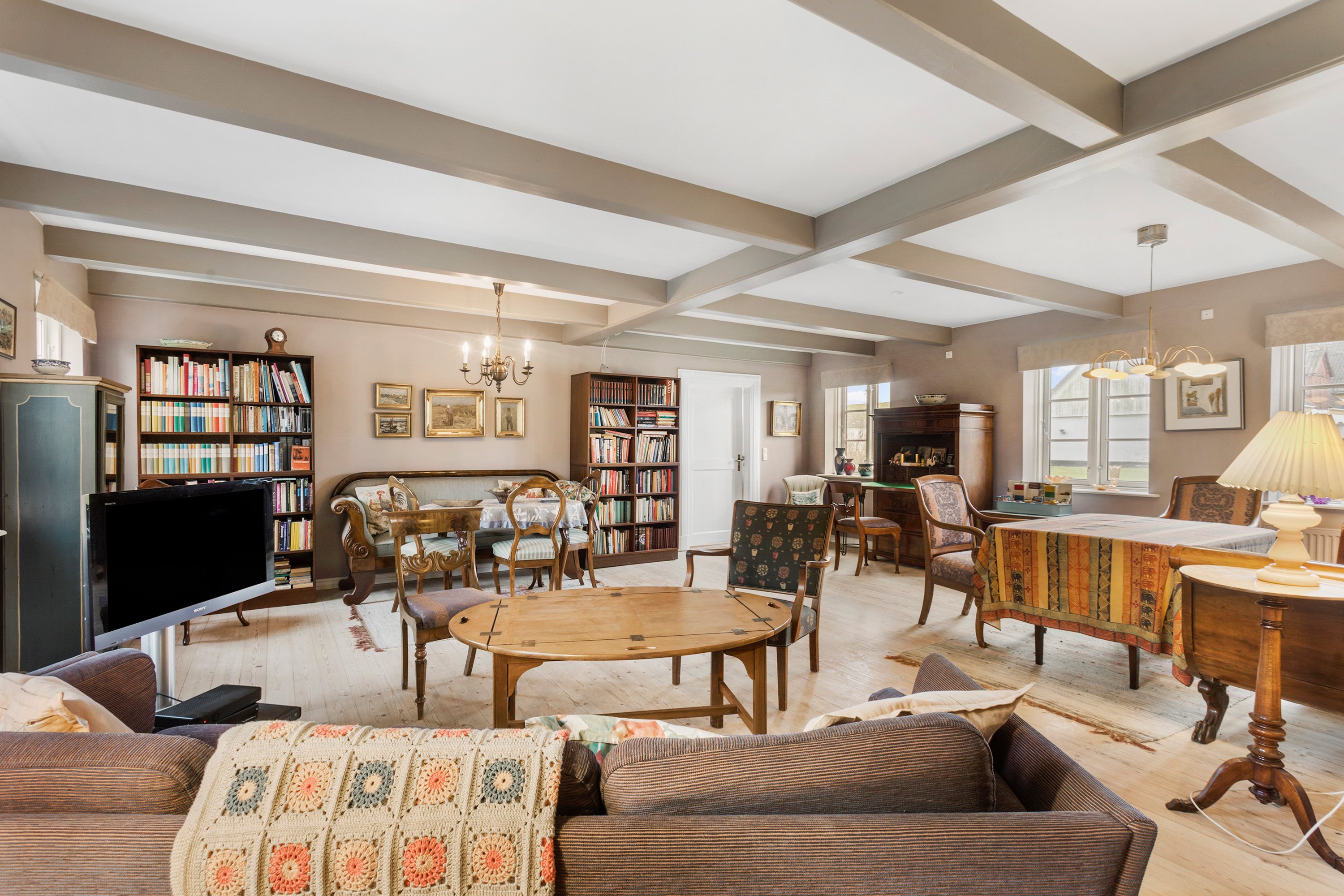 Fremhævet stue billede i fuldskærmstilstand. Billede af Vestermarken 14, 9370 Hals