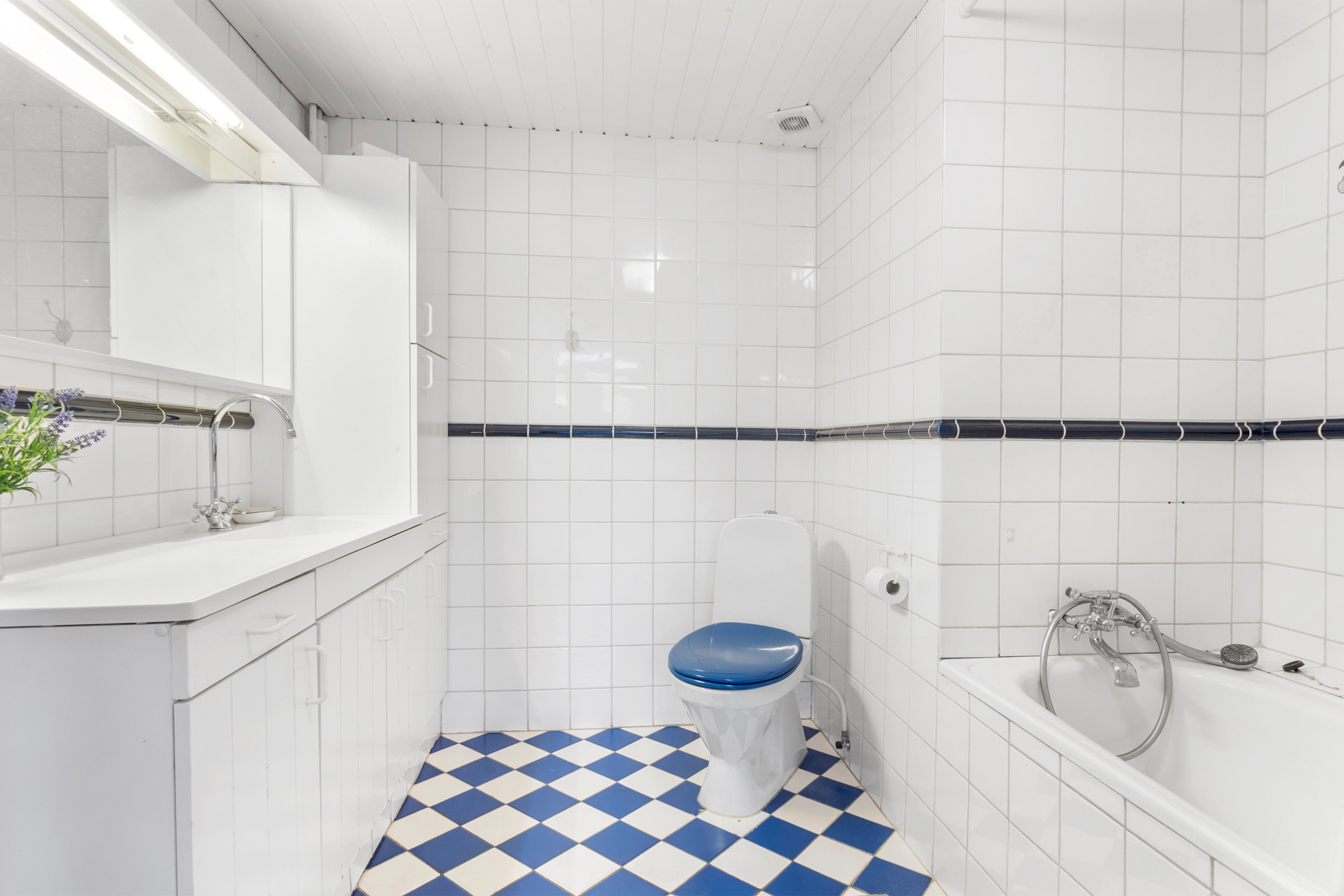 Fremhævet badeværelse billede i fuldskærmstilstand. Billede af Vestermarken 14, 9370 Hals