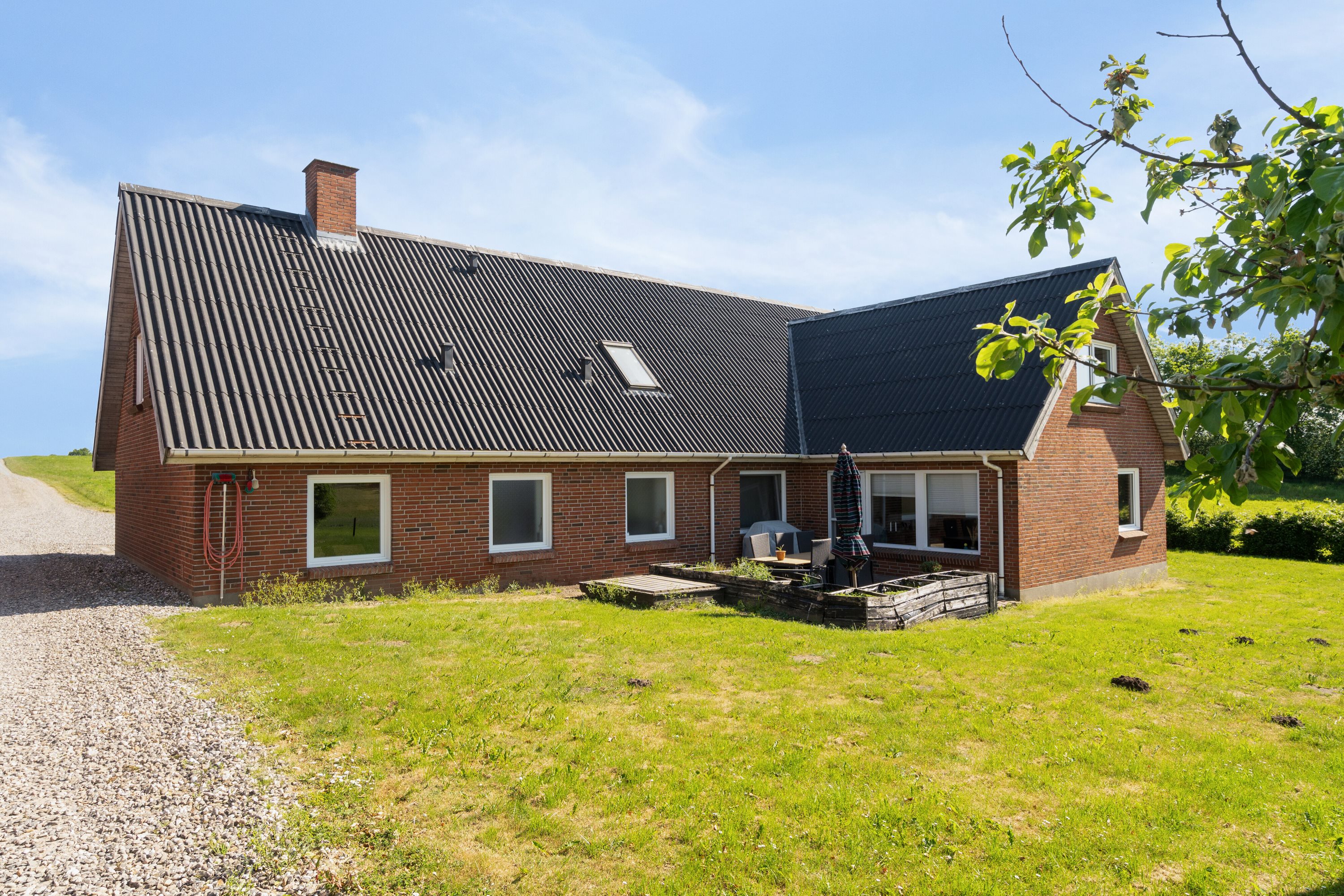 Fremhævet set fra vejen billede i fuldskærmstilstand. Billede af Batum Hedevej 8, Batum, 8830 Tjele