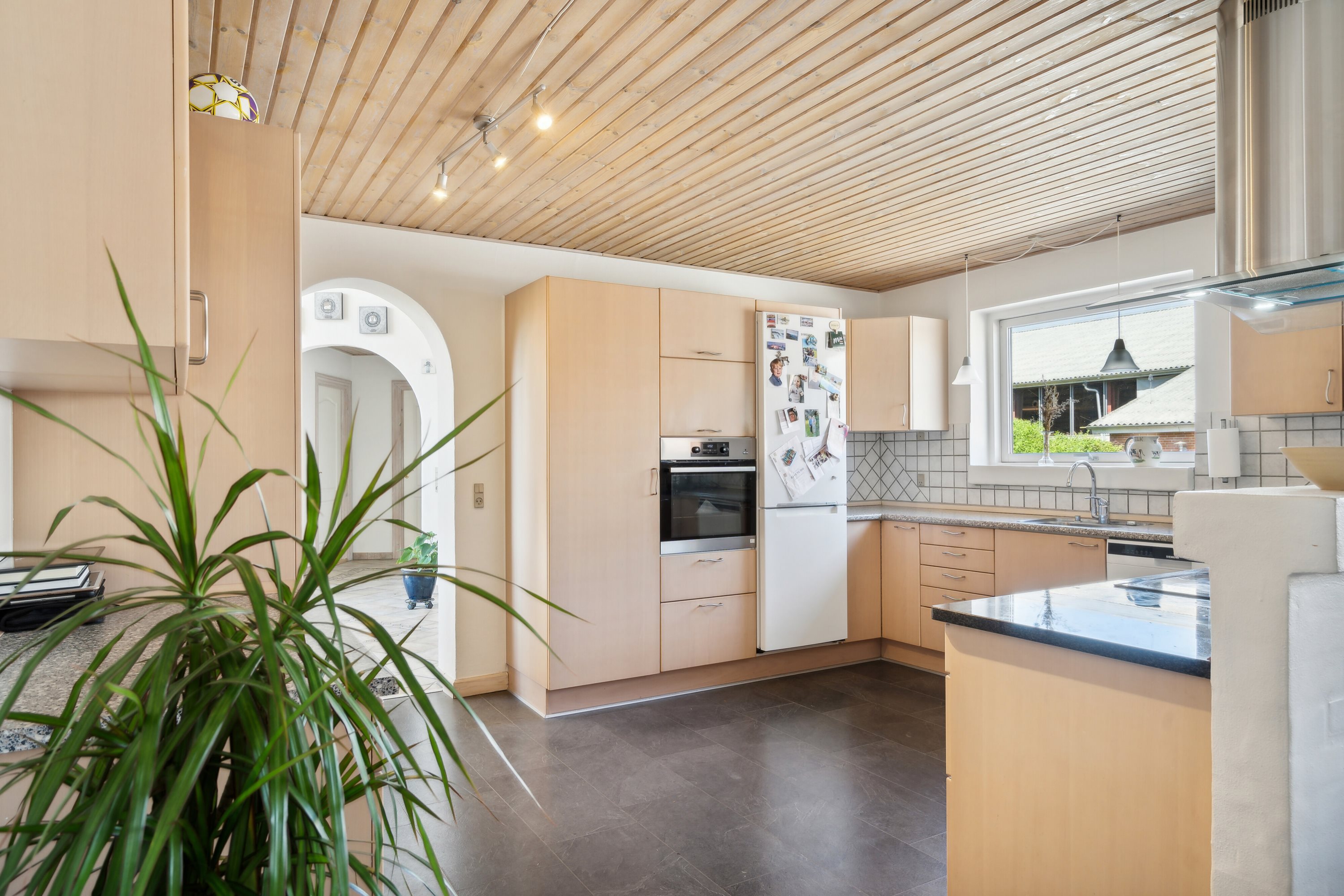 Fremhævet køkken billede i fuldskærmstilstand. Billede af Batum Hedevej 8, Batum, 8830 Tjele