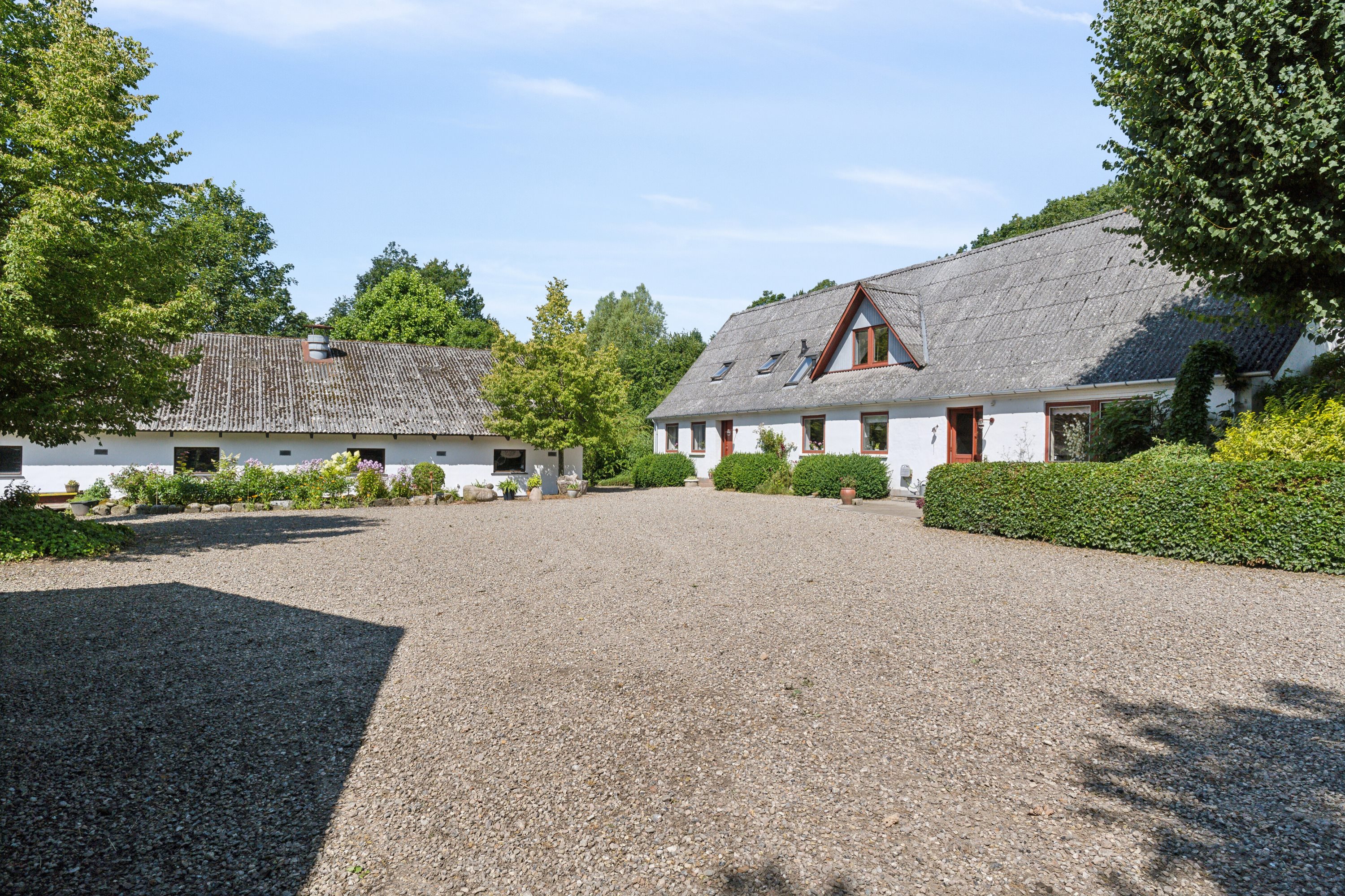 Miniaturebillede 1: set fra vejen. Billede af Elverodvej 41, 5462 Morud