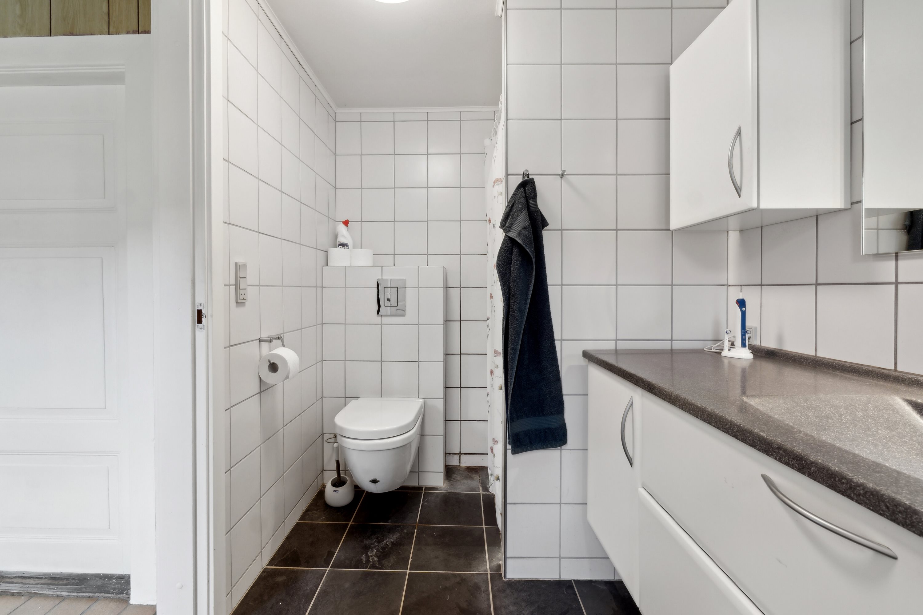 Fremhævet badeværelse billede i fuldskærmstilstand. Billede af Svendborgvej 284, og 270A, Åstrup, 5600 Faaborg