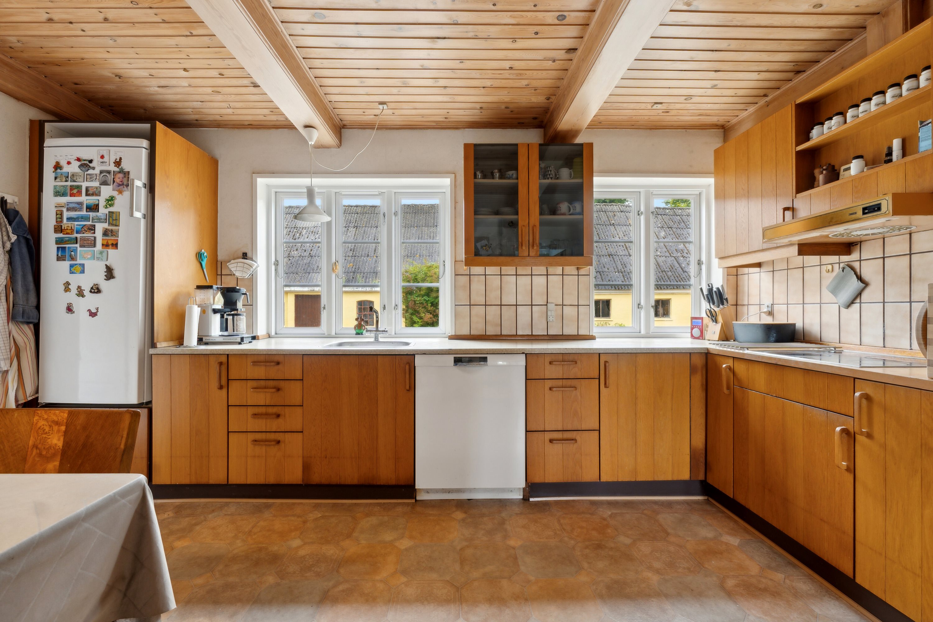 Fremhævet køkken billede i fuldskærmstilstand. Billede af Svendborgvej 284, og 270A, Åstrup, 5600 Faaborg