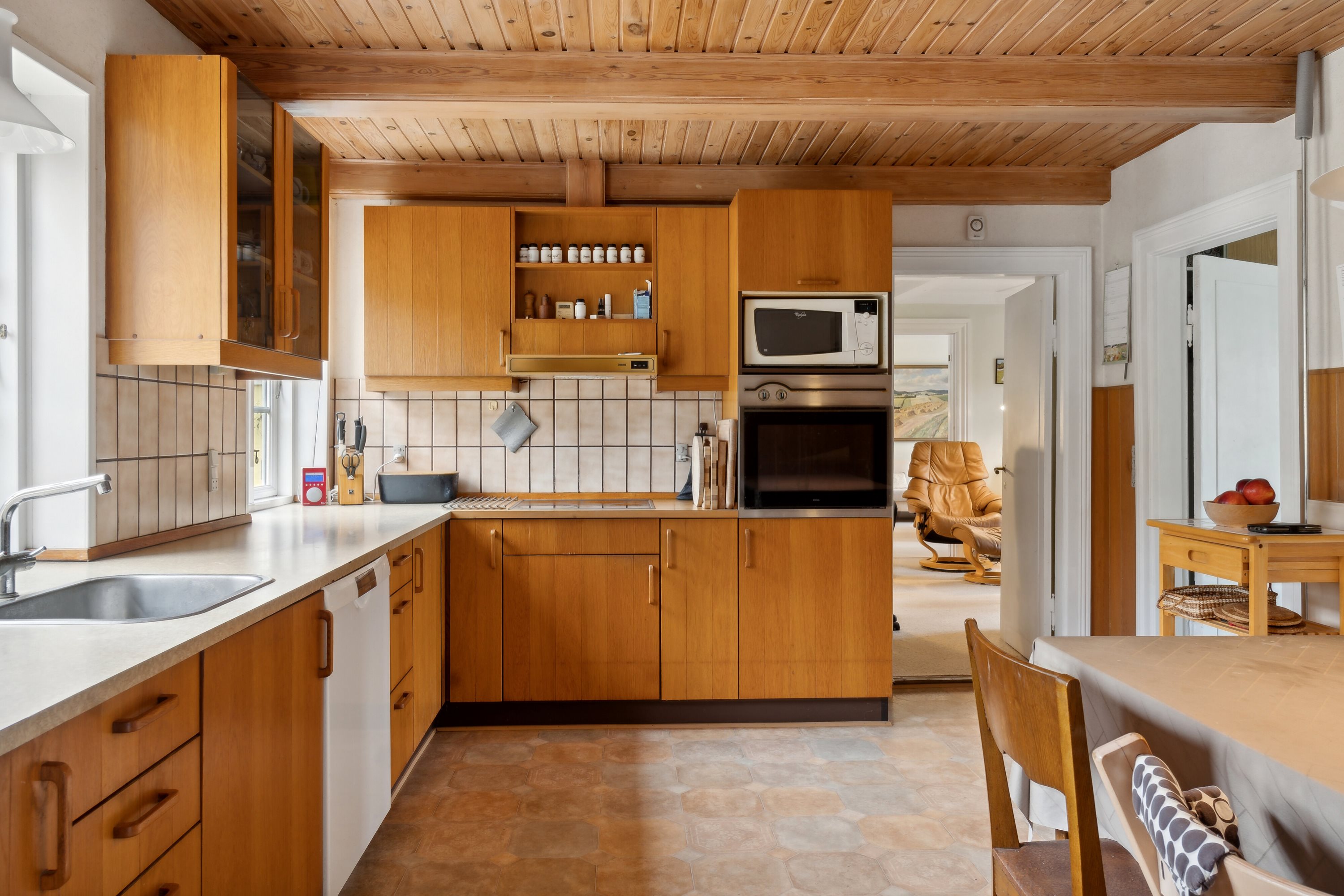 Fremhævet køkken billede i fuldskærmstilstand. Billede af Svendborgvej 284, og 270A, Åstrup, 5600 Faaborg