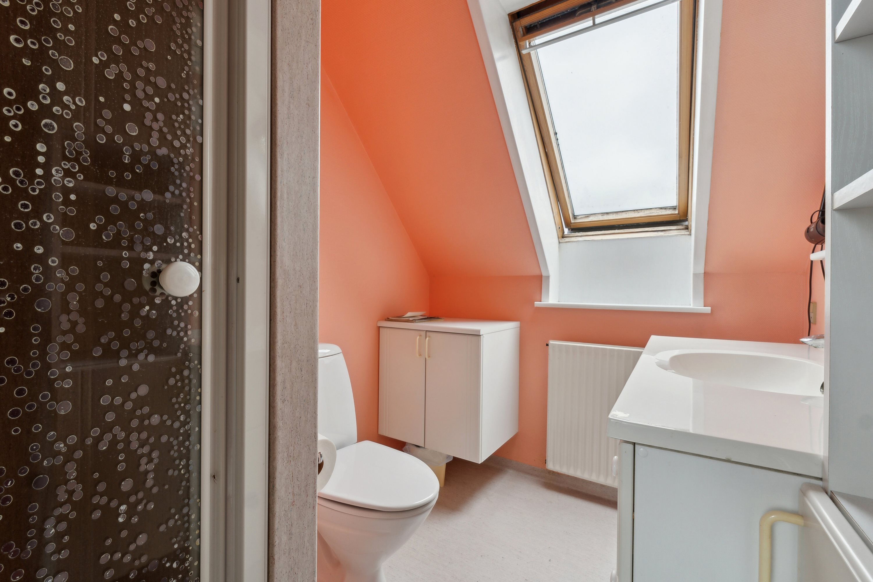 Fremhævet badeværelse billede i fuldskærmstilstand. Billede af Svendborgvej 284, og 270A, Åstrup, 5600 Faaborg