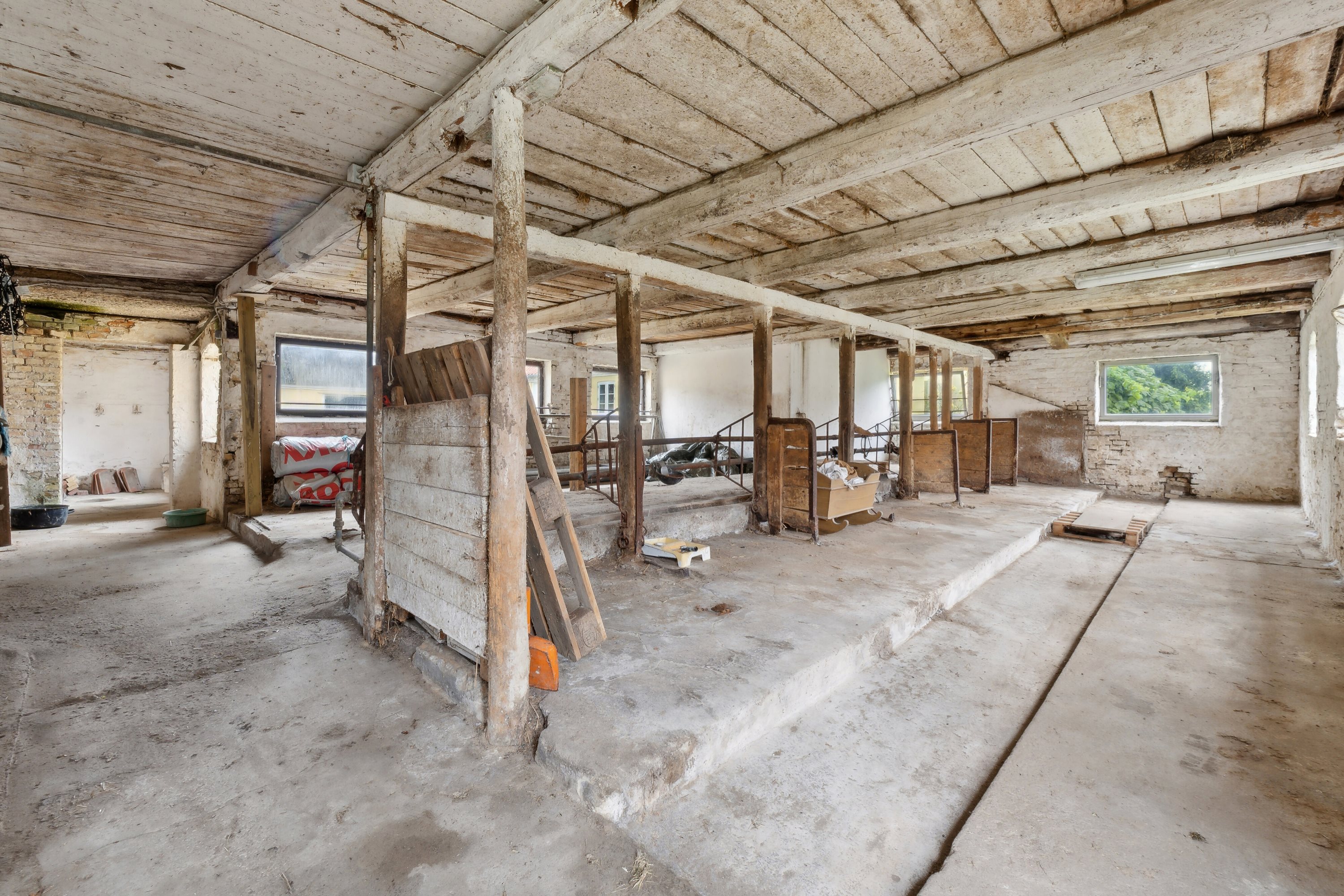 Fremhævet tidl. kostald i opr. bygning billede i fuldskærmstilstand. Billede af Svendborgvej 284, og 270A, Åstrup, 5600 Faaborg