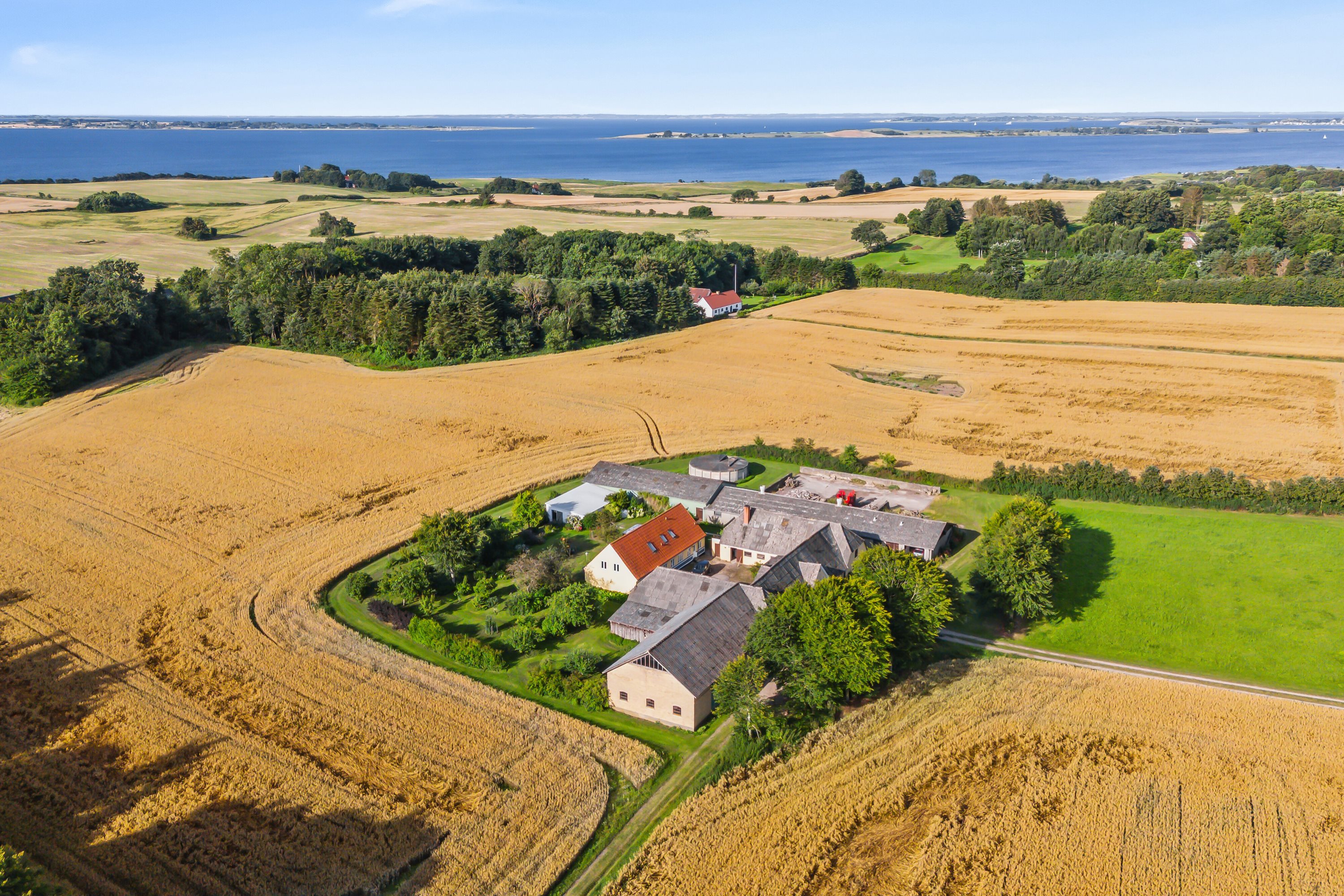 Fremhævet kig mod syd billede i fuldskærmstilstand. Billede af Svendborgvej 284, og 270A, Åstrup, 5600 Faaborg