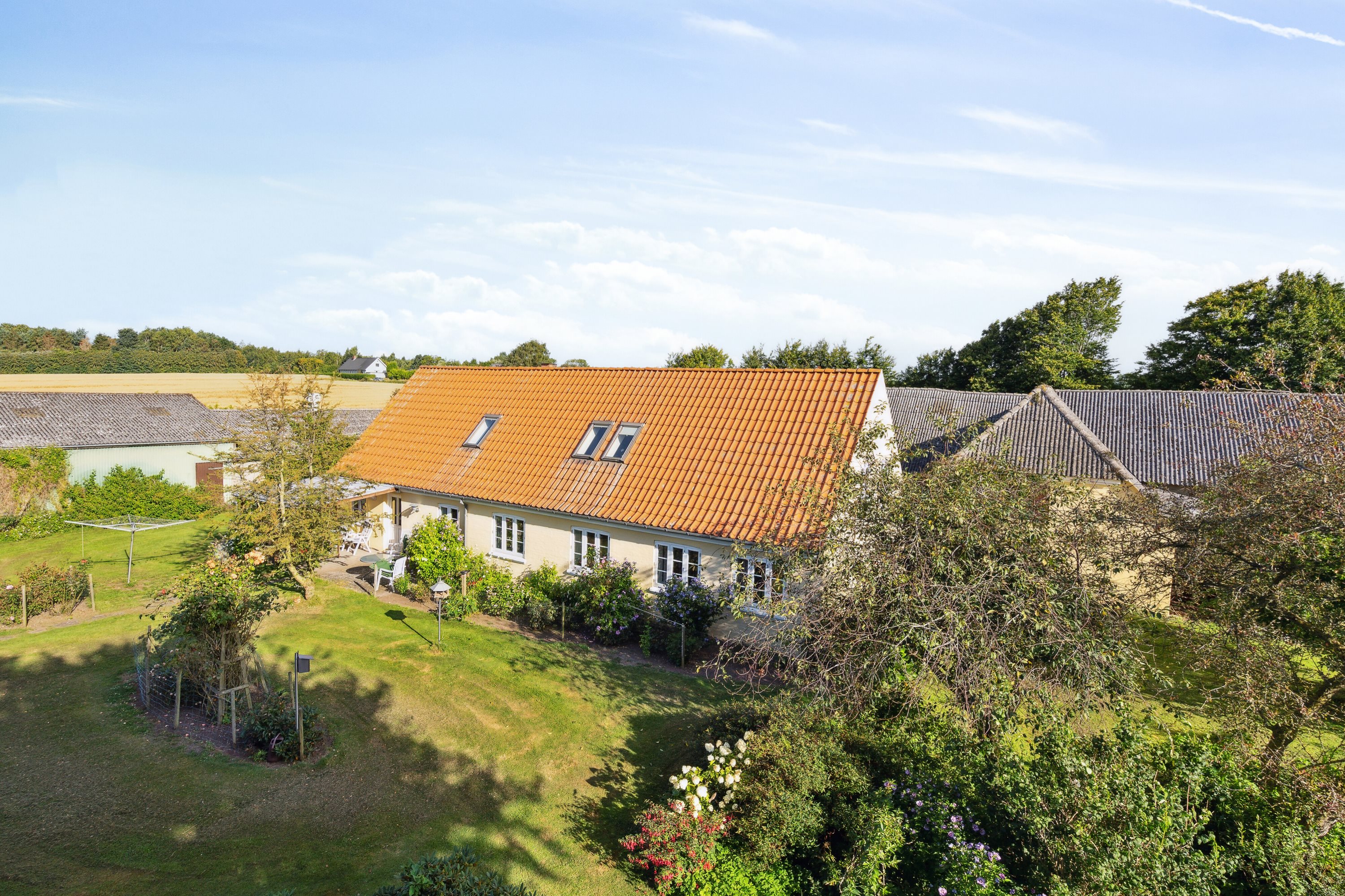 Fremhævet set fra haven billede i fuldskærmstilstand. Billede af Svendborgvej 284, og 270A, Åstrup, 5600 Faaborg