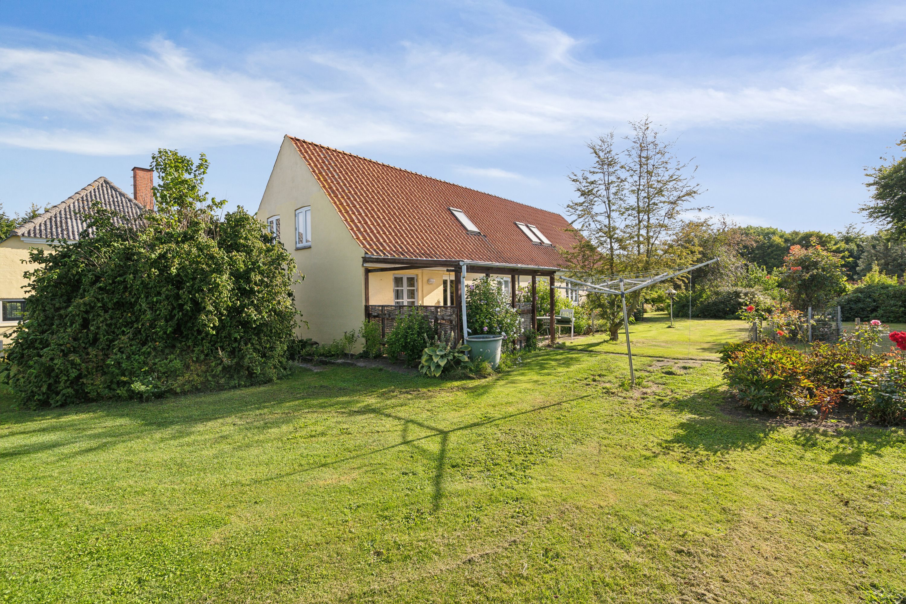 Fremhævet set fra haven billede i fuldskærmstilstand. Billede af Svendborgvej 284, og 270A, Åstrup, 5600 Faaborg