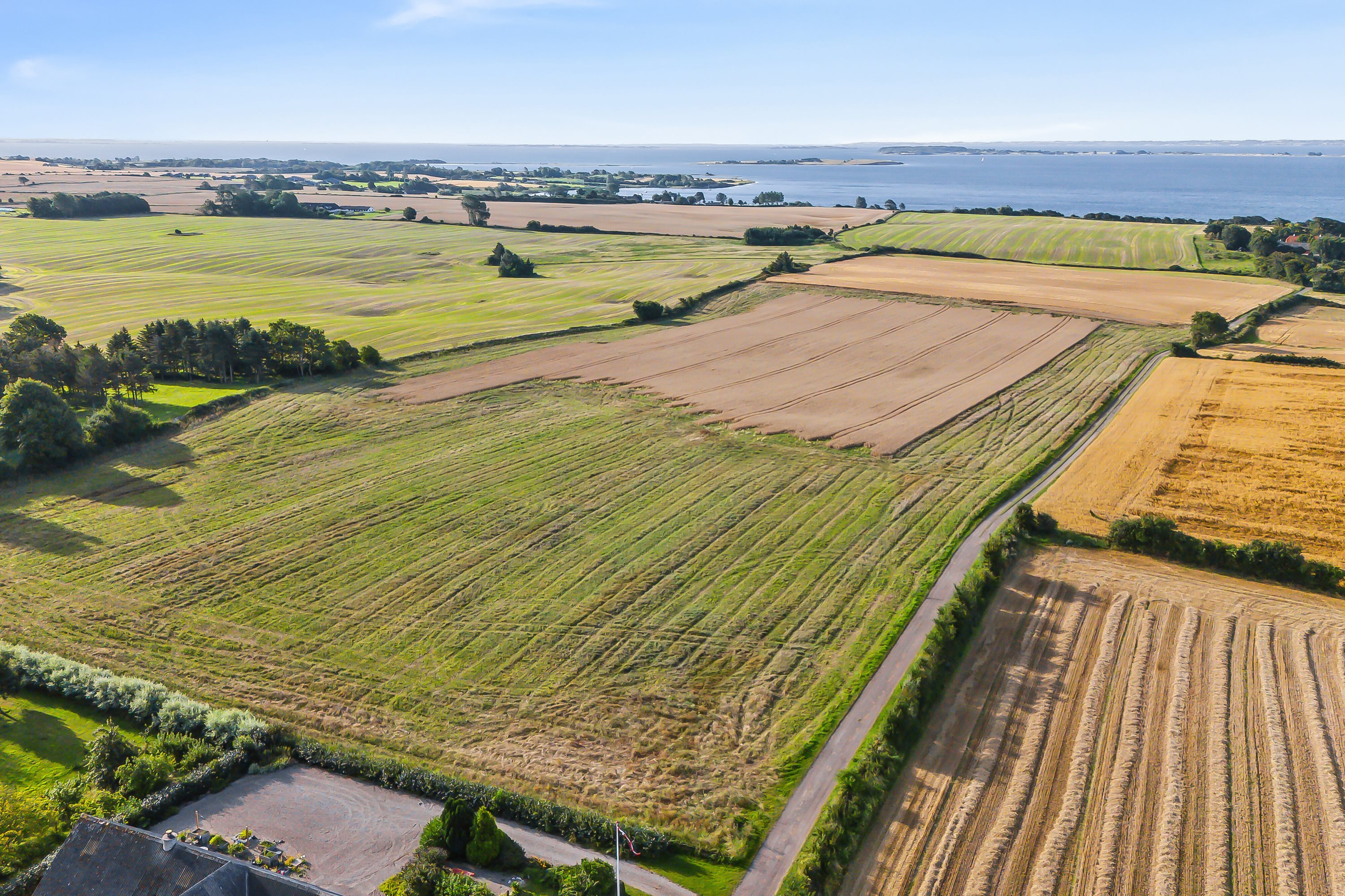 Fremhævet luftfoto billede i fuldskærmstilstand. Billede af Svendborgvej 284, og 270A, Åstrup, 5600 Faaborg