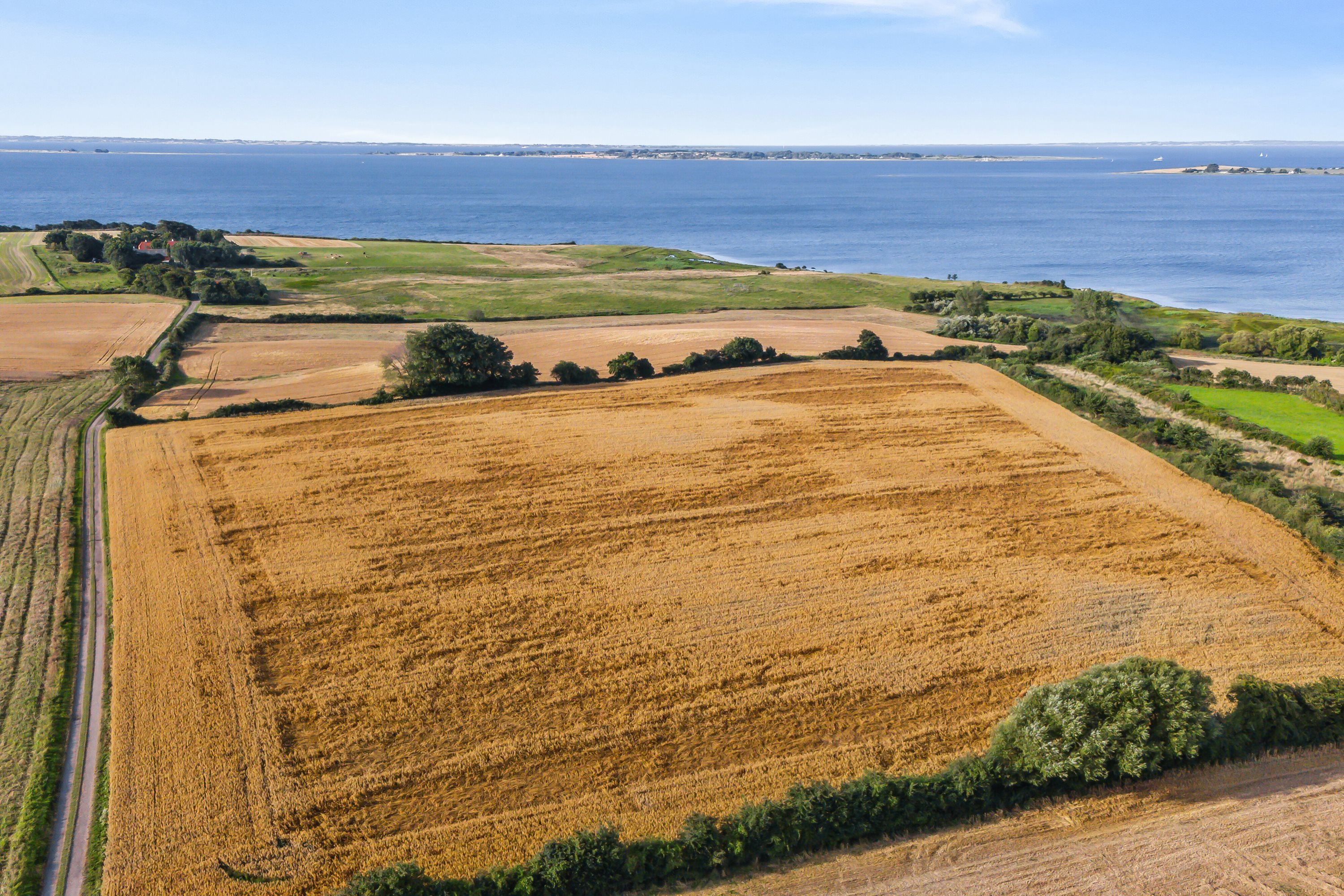 Fremhævet luftfoto billede i fuldskærmstilstand. Billede af Svendborgvej 284, og 270A, Åstrup, 5600 Faaborg