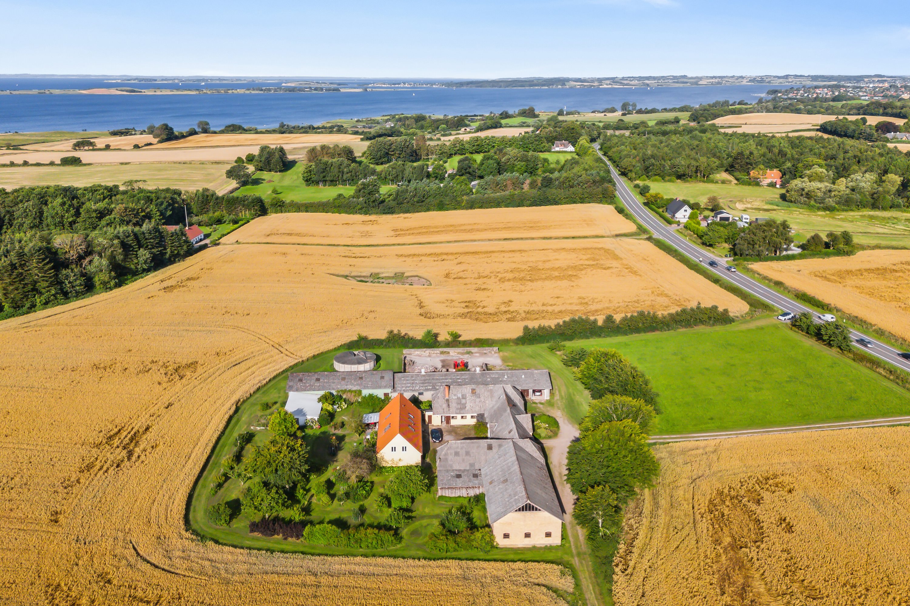 Fremhævet kig mod faaborg billede i fuldskærmstilstand. Billede af Svendborgvej 284, og 270A, Åstrup, 5600 Faaborg