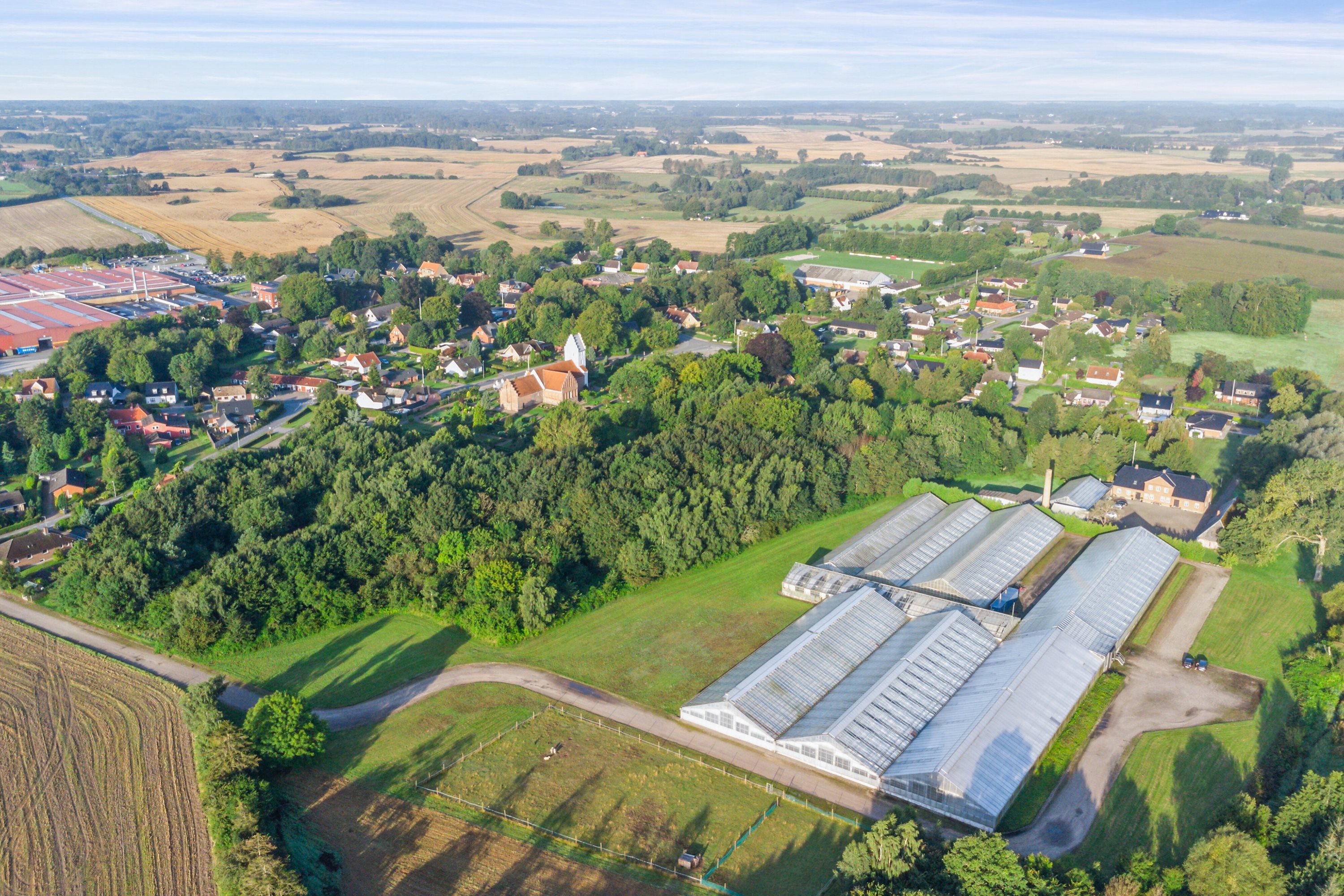 Fremhævet luftfoto billede i fuldskærmstilstand. Billede af Maderupvej 12, Labølle, 5471 Søndersø
