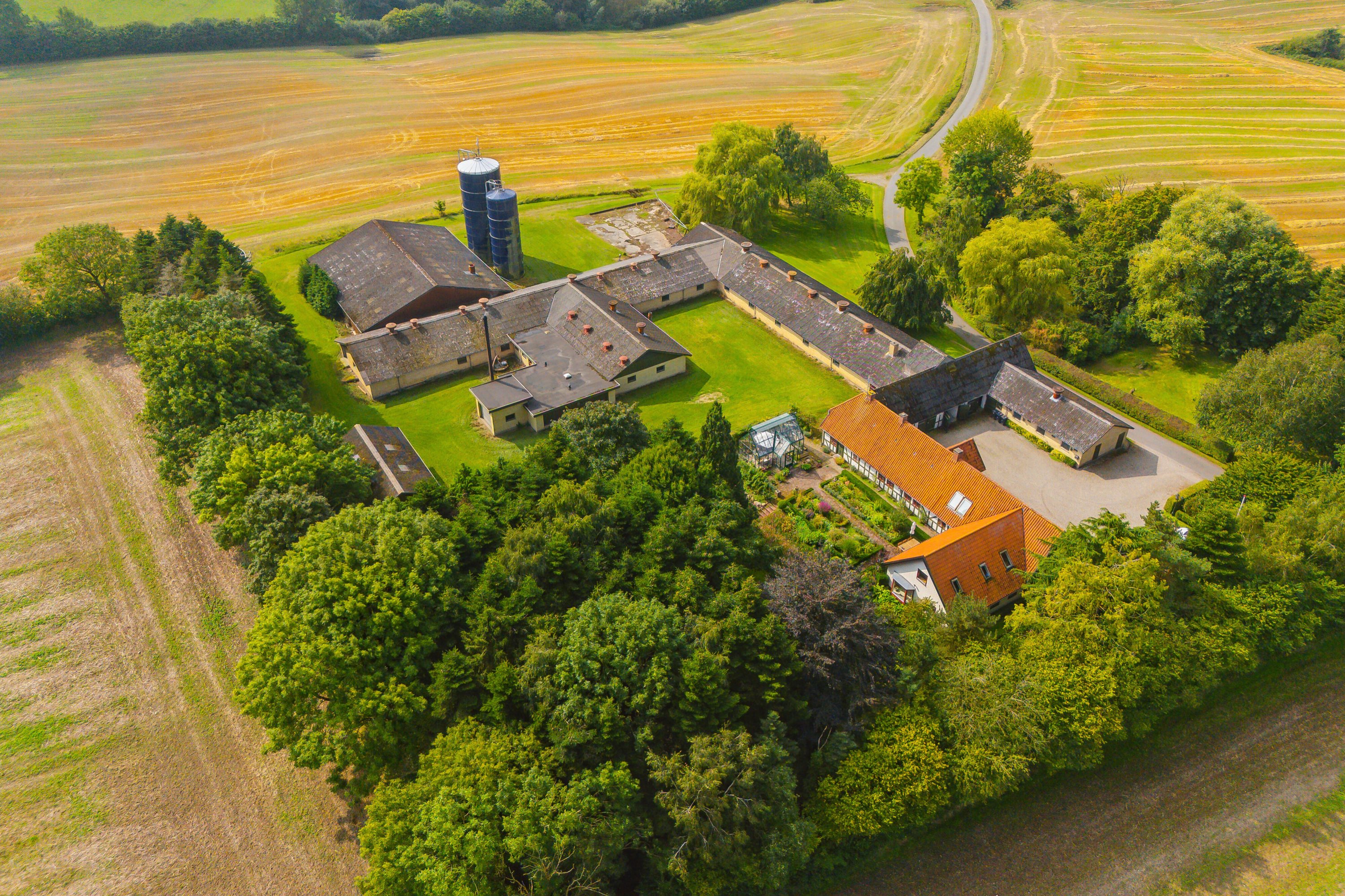 Fremhævet luftfoto billede i fuldskærmstilstand. Billede af Himmelstrupvej 27, Himmelstrup, 5462 Morud
