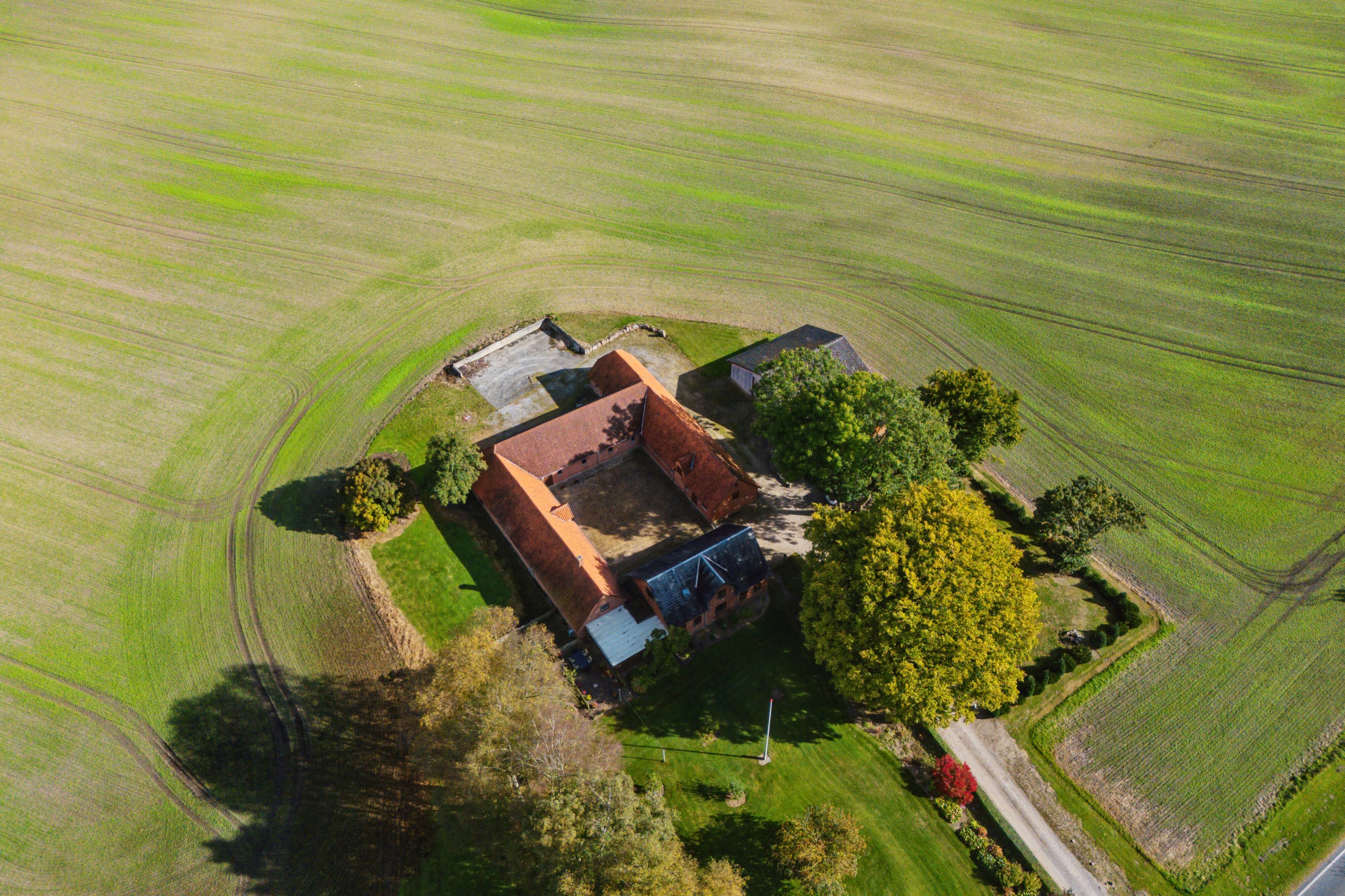 Fremhævet luftfoto billede i fuldskærmstilstand. Billede af Rugårdsvej 615, Trøstrup, 5210 Odense NV