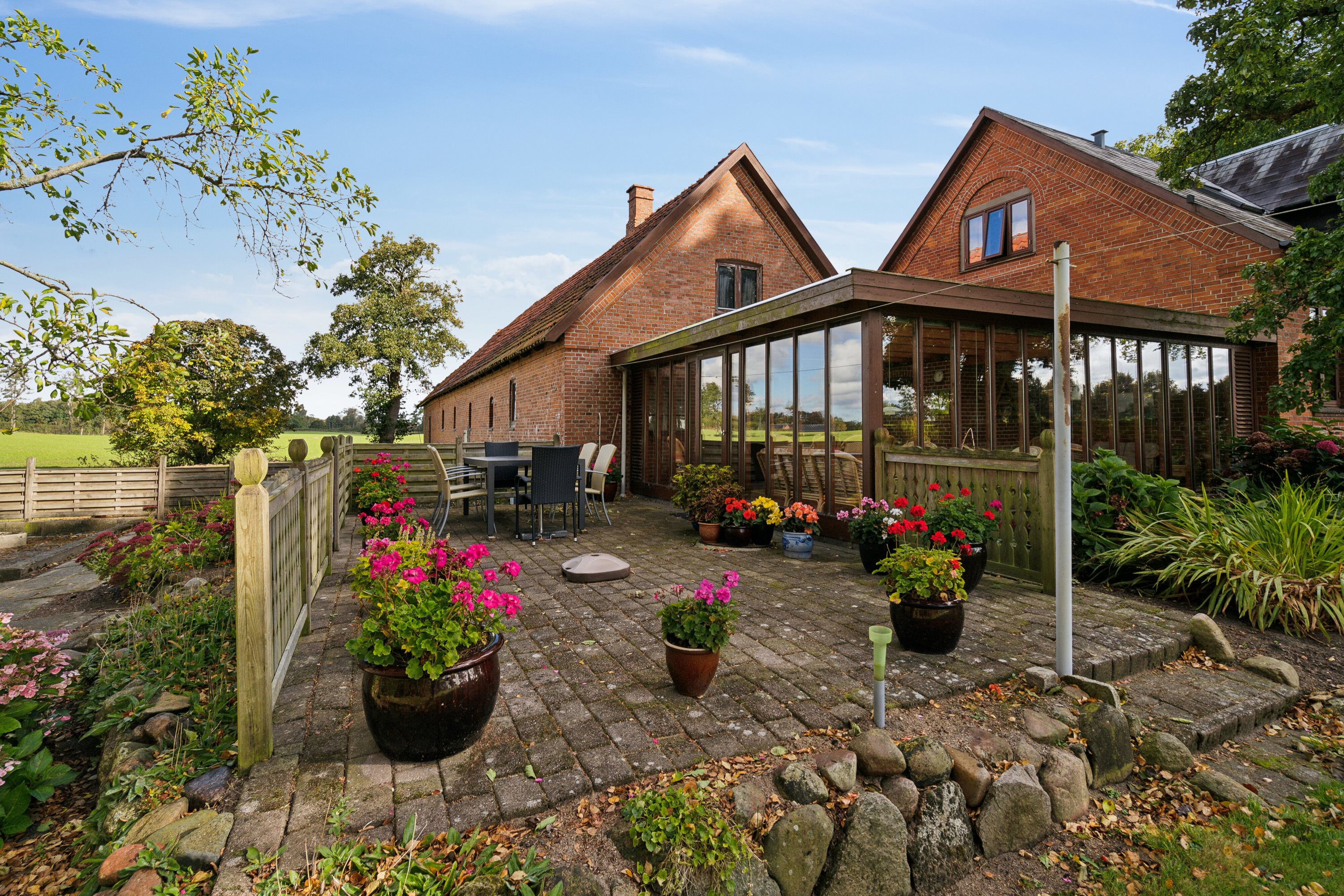 Fremhævet terrasse billede i fuldskærmstilstand. Billede af Rugårdsvej 615, Trøstrup, 5210 Odense NV