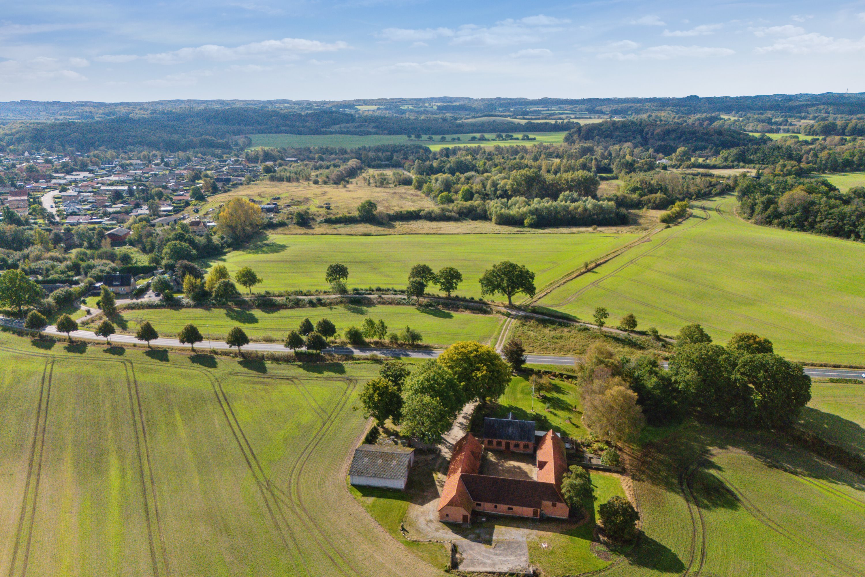 Fremhævet luftfoto billede i fuldskærmstilstand. Billede af Rugårdsvej 615, Trøstrup, 5210 Odense NV