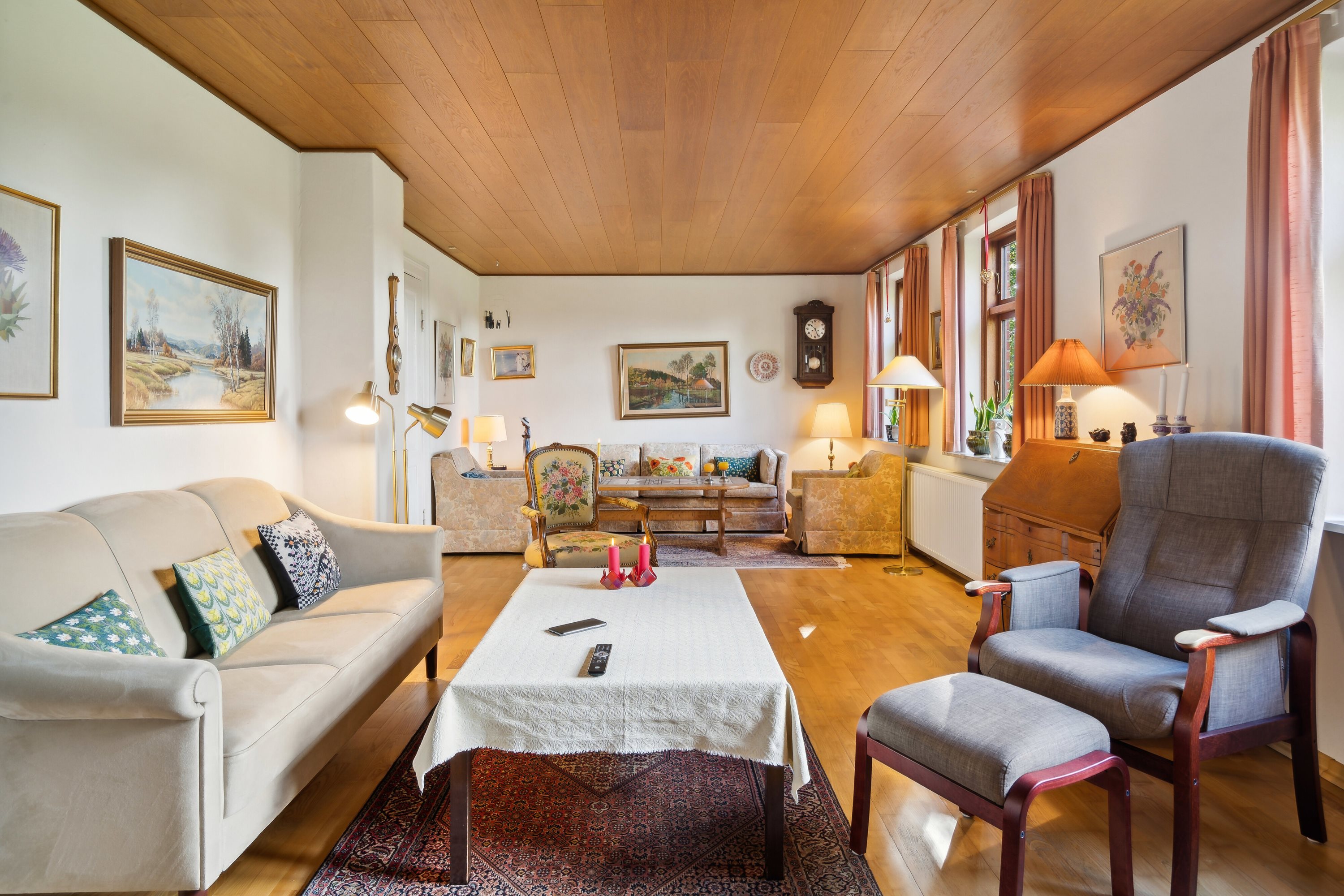 Fremhævet stue billede i fuldskærmstilstand. Billede af Rugårdsvej 615, Trøstrup, 5210 Odense NV