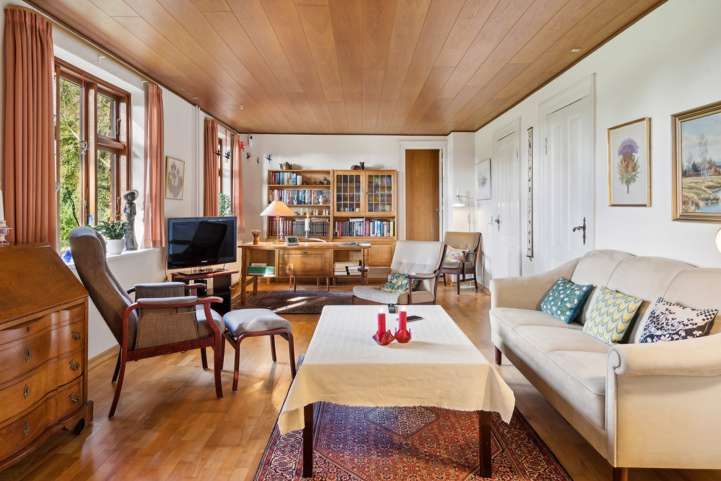 Fremhævet stue billede i fuldskærmstilstand. Billede af Rugårdsvej 615, Trøstrup, 5210 Odense NV