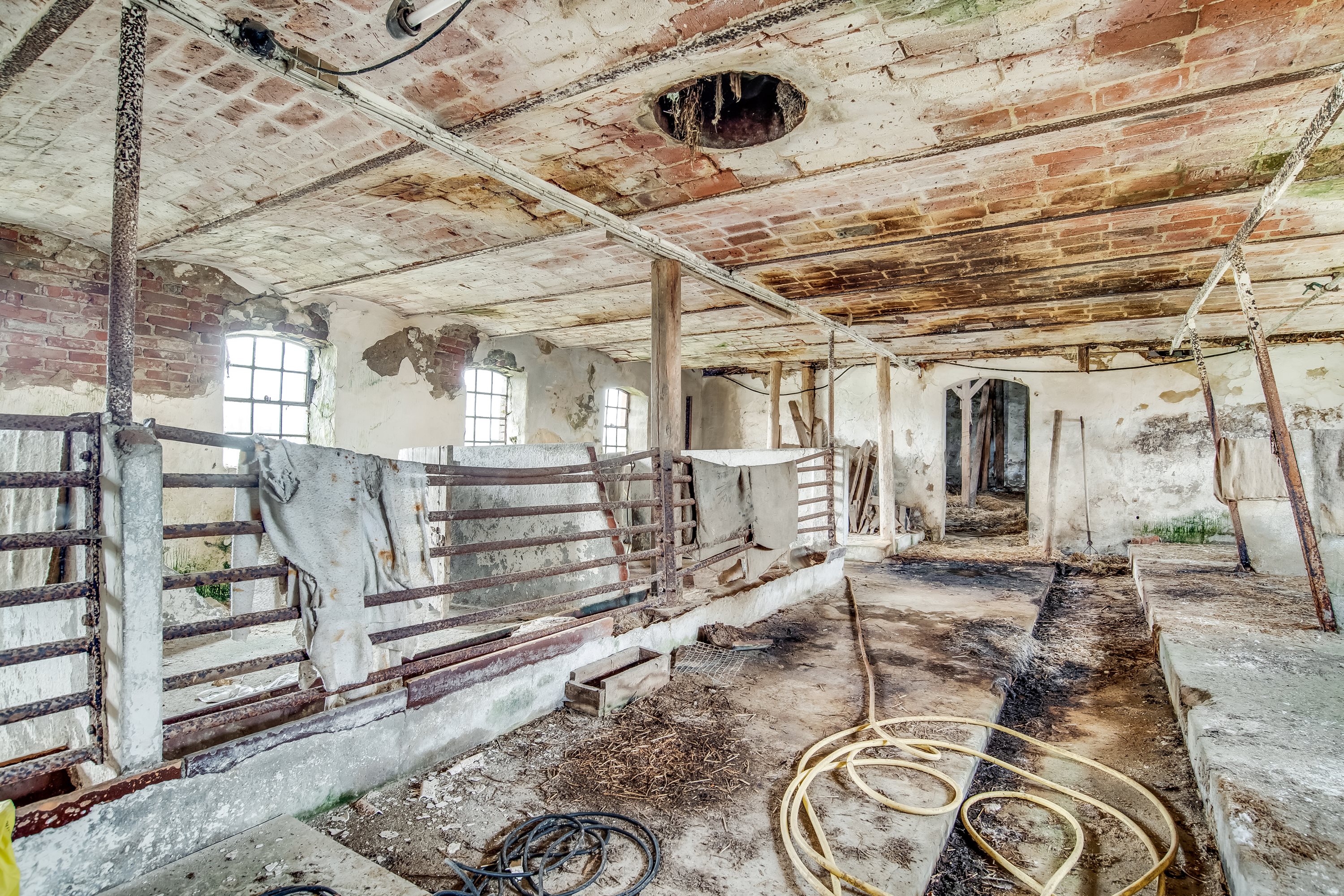 Fremhævet stald billede i fuldskærmstilstand. Billede af del af Lægårdvej 109, 7500 Holstebro