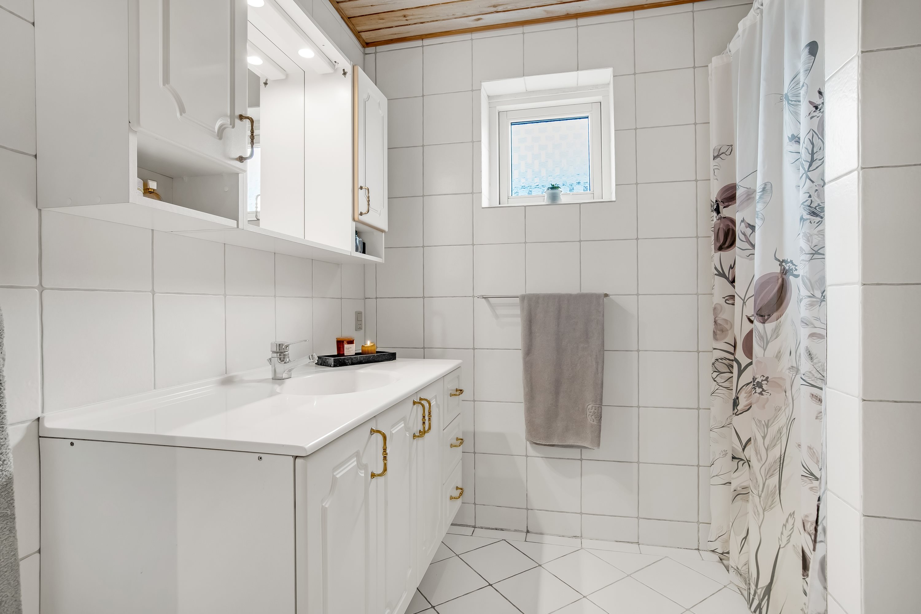 Fremhævet badeværelse billede i fuldskærmstilstand. Billede af Skovlundvej 16, Svenstrup, 7830 Vinderup