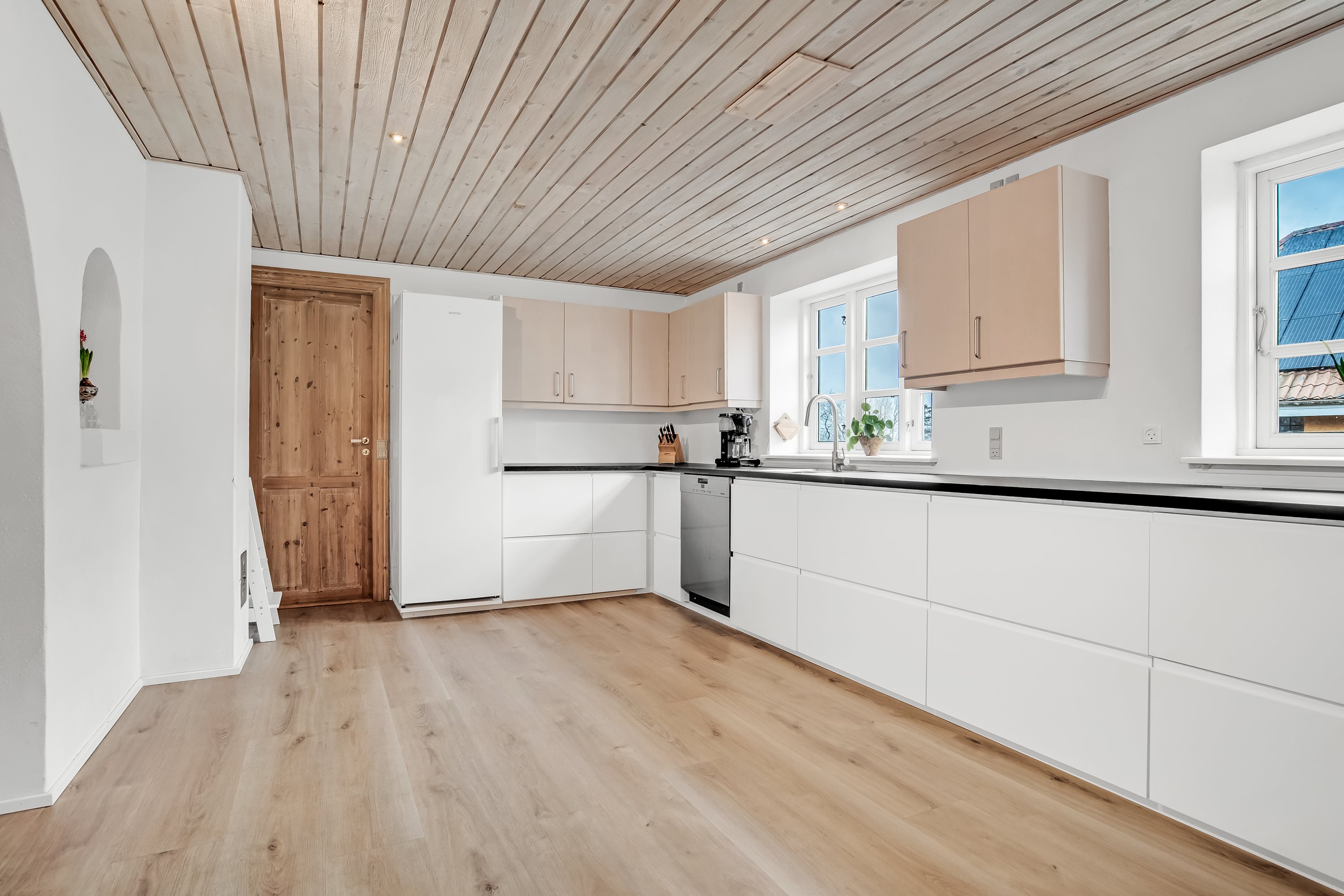 Fremhævet køkken billede i fuldskærmstilstand. Billede af Skovlundvej 16, Svenstrup, 7830 Vinderup