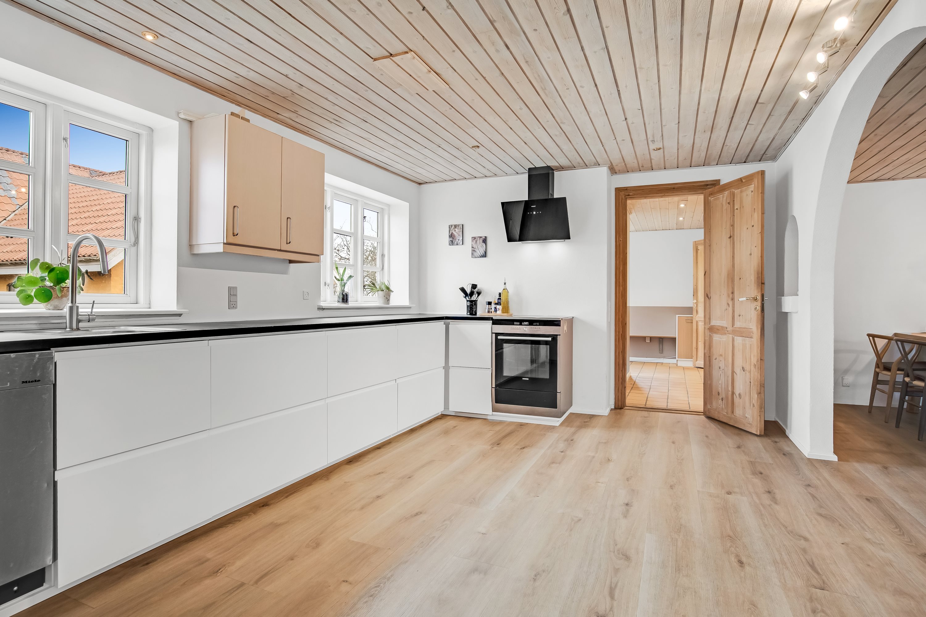 Fremhævet køkken billede i fuldskærmstilstand. Billede af Skovlundvej 16, Svenstrup, 7830 Vinderup