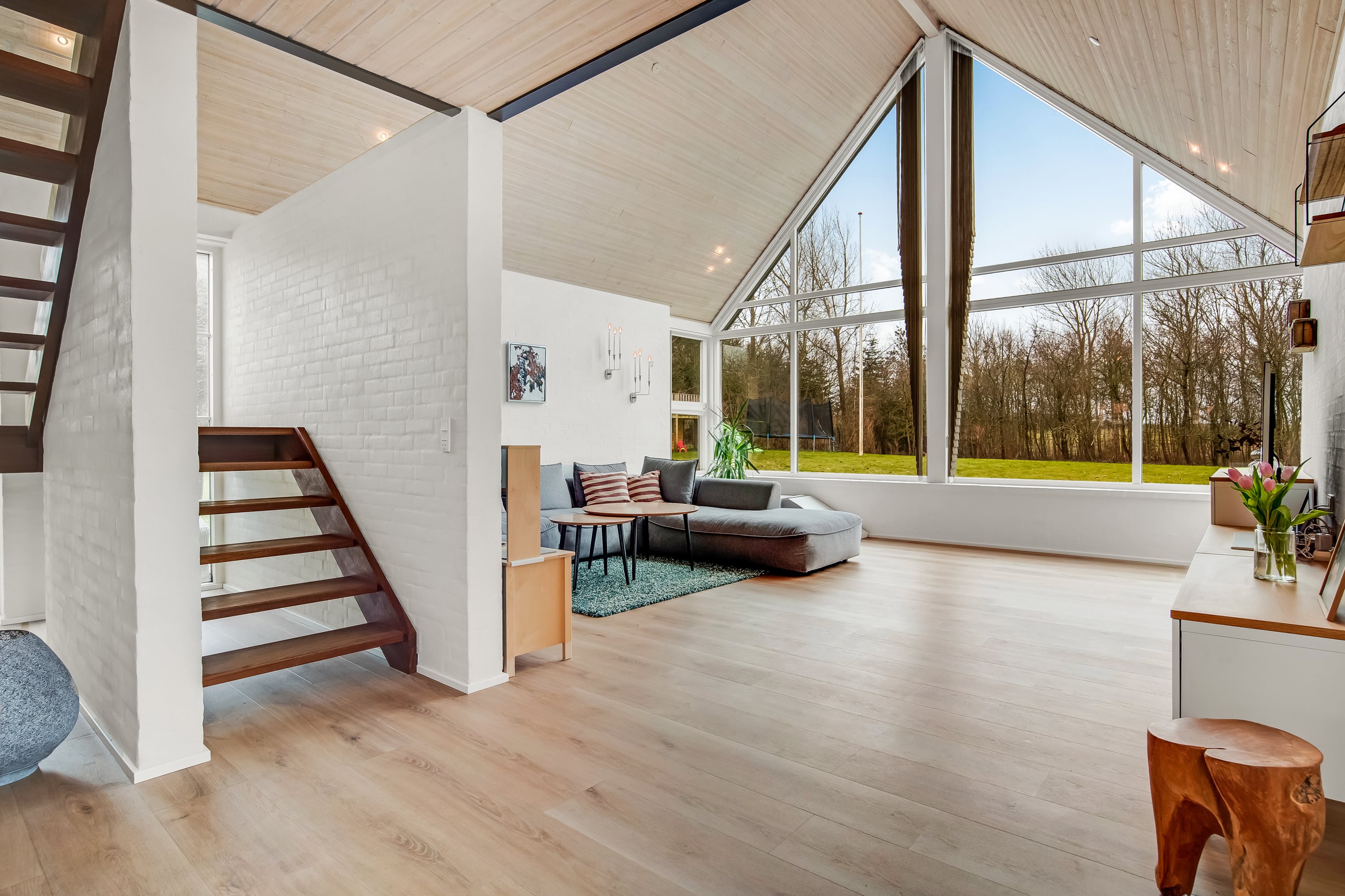 Fremhævet stue billede i fuldskærmstilstand. Billede af Skovlundvej 16, Svenstrup, 7830 Vinderup