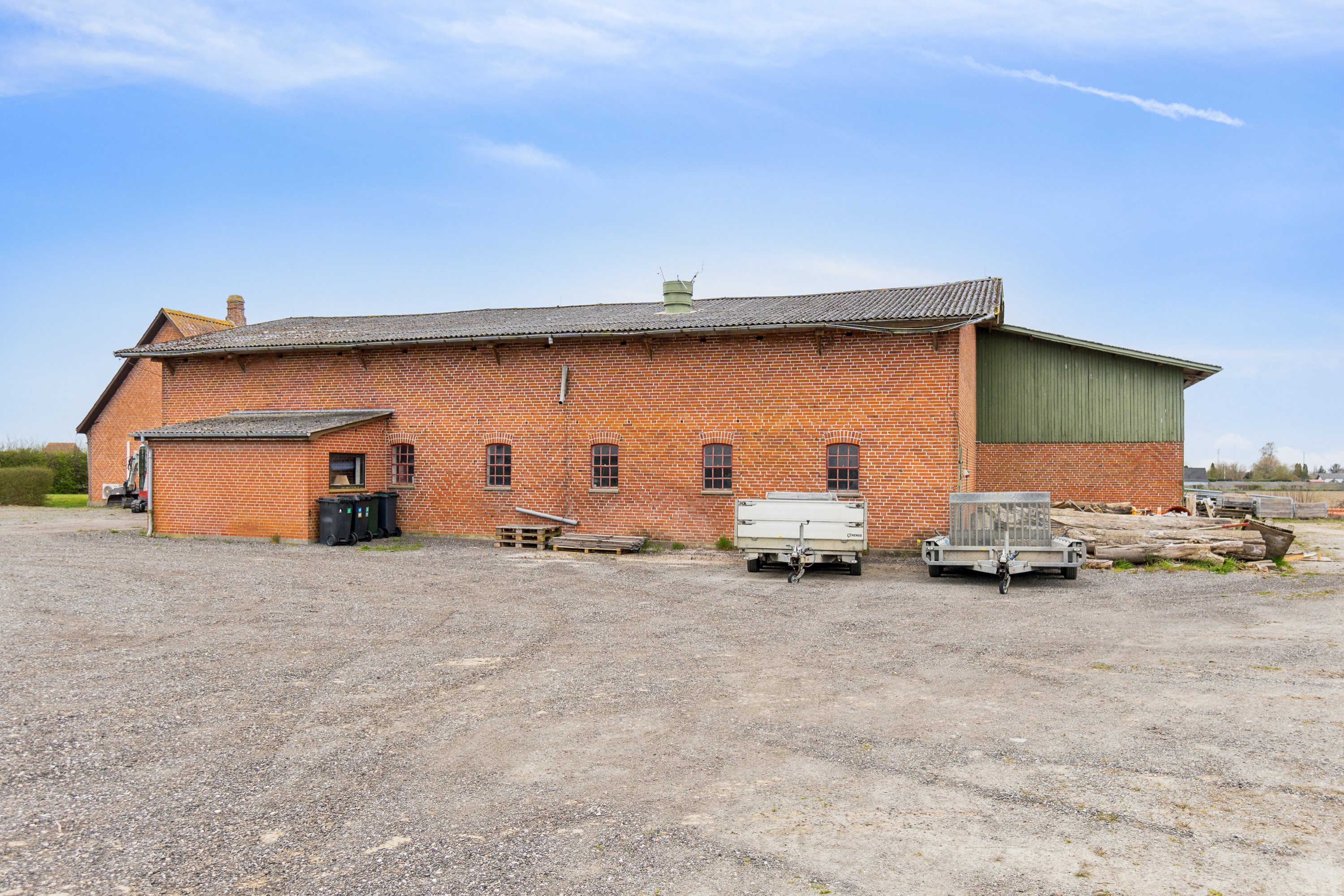 Fremhævet set fra haven billede i fuldskærmstilstand. Billede af Gl. Anderstrupvej 1, 4930 Maribo