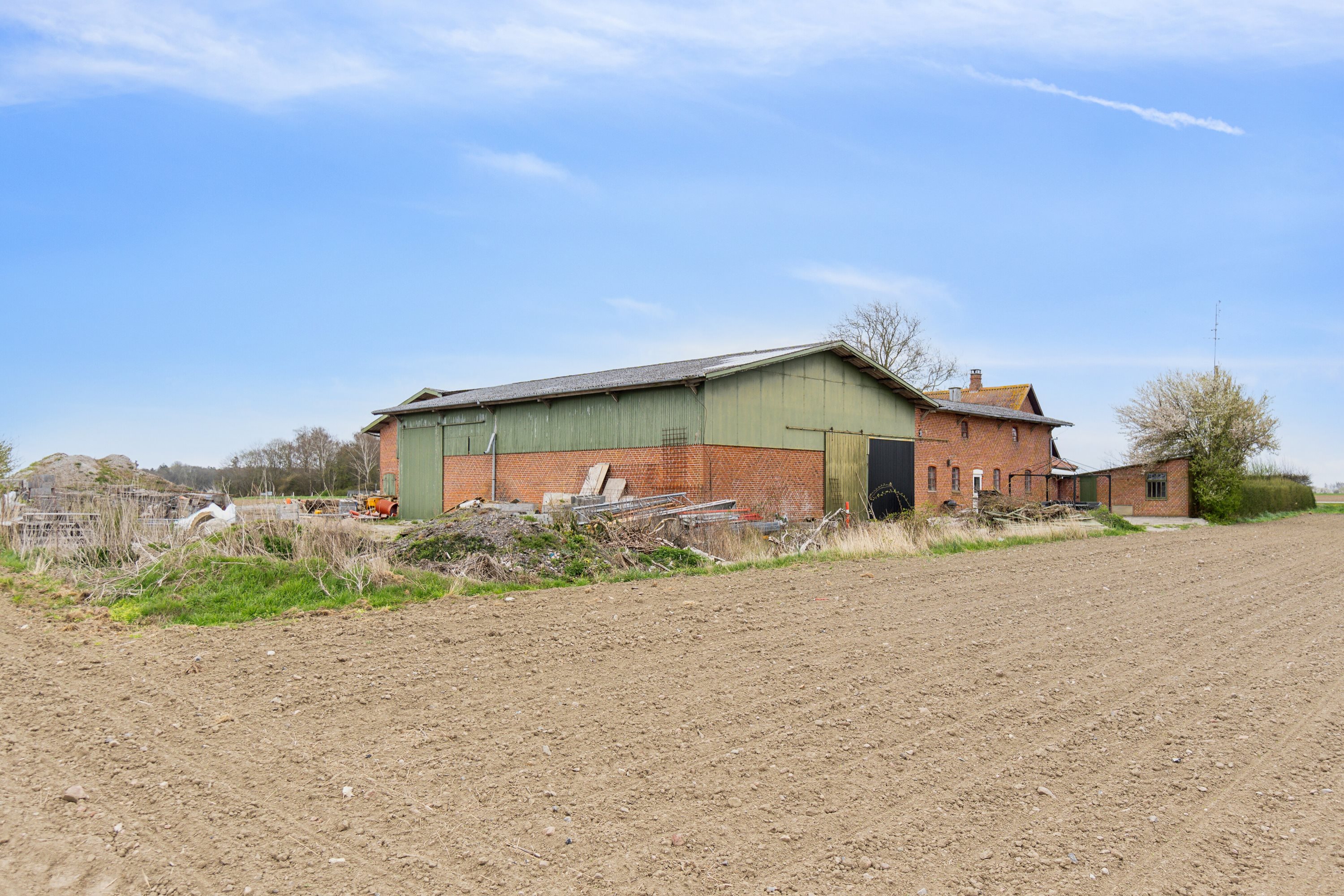 Fremhævet set fra haven billede i fuldskærmstilstand. Billede af Gl. Anderstrupvej 1, 4930 Maribo