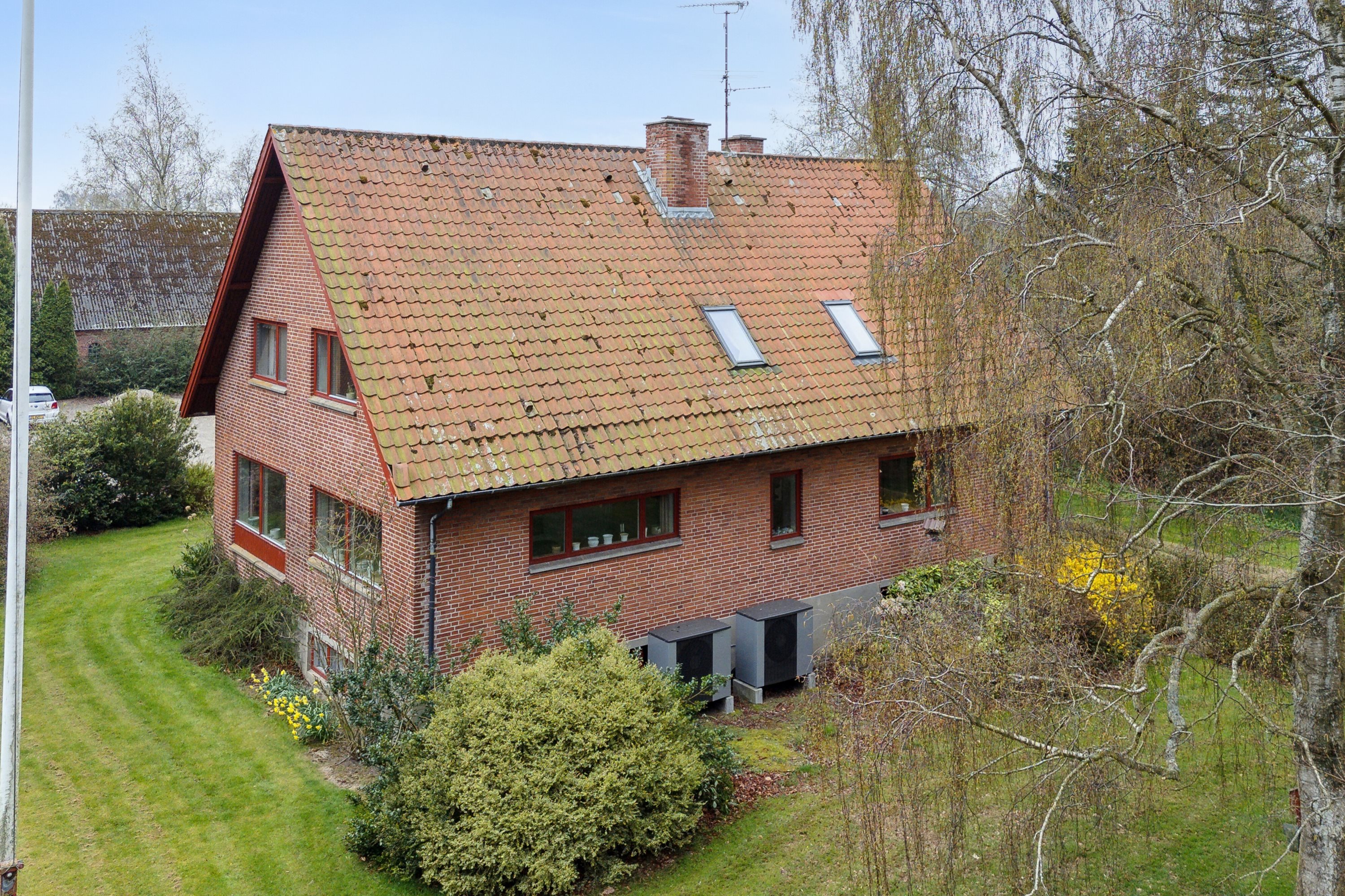 Fremhævet set fra haven billede i fuldskærmstilstand. Billede af Revsørevej 37, Vormark, 5874 Hesselager