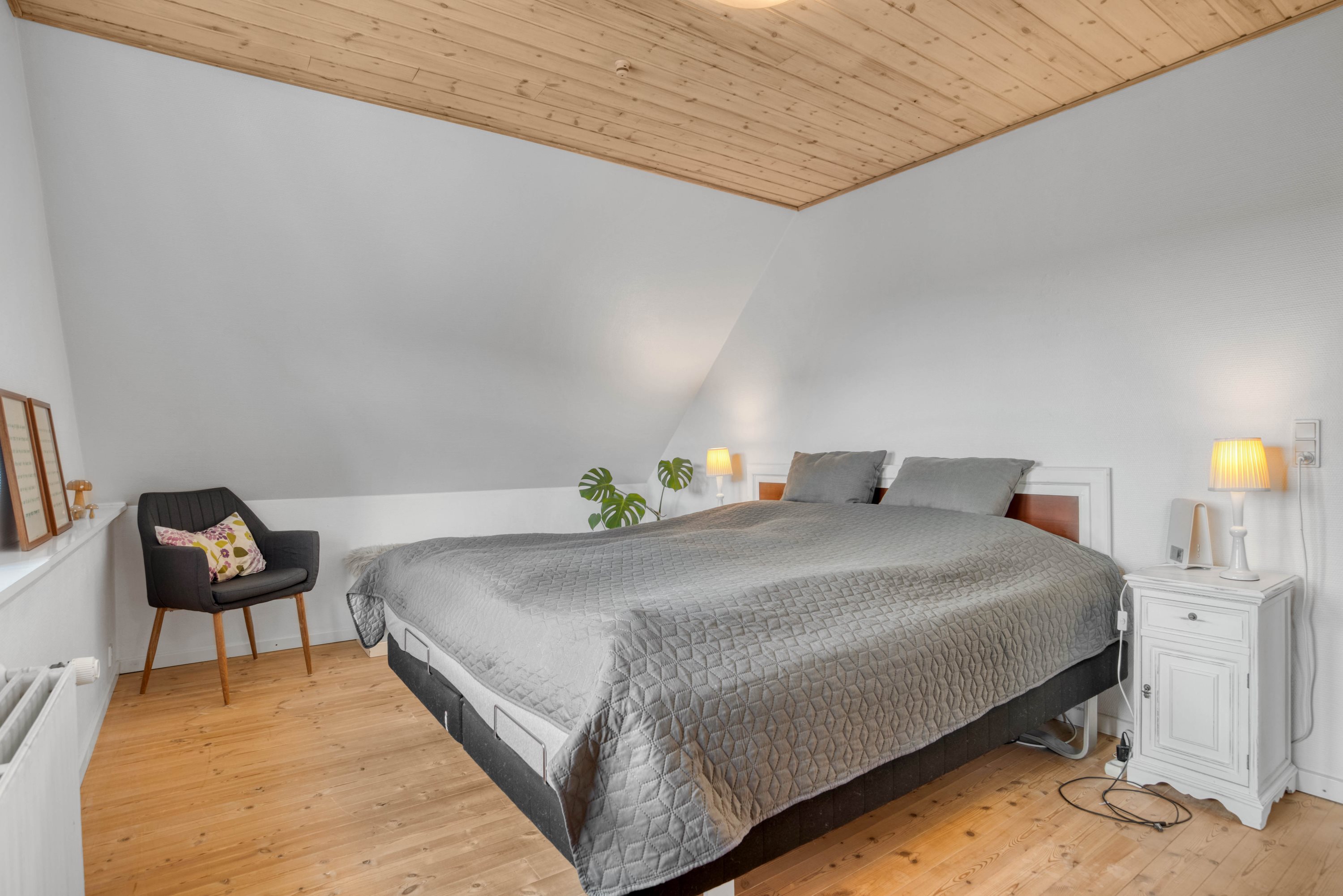 Fremhævet soveværelse billede i fuldskærmstilstand. Billede af Røjkærvej 4, Vind, 7500 Holstebro