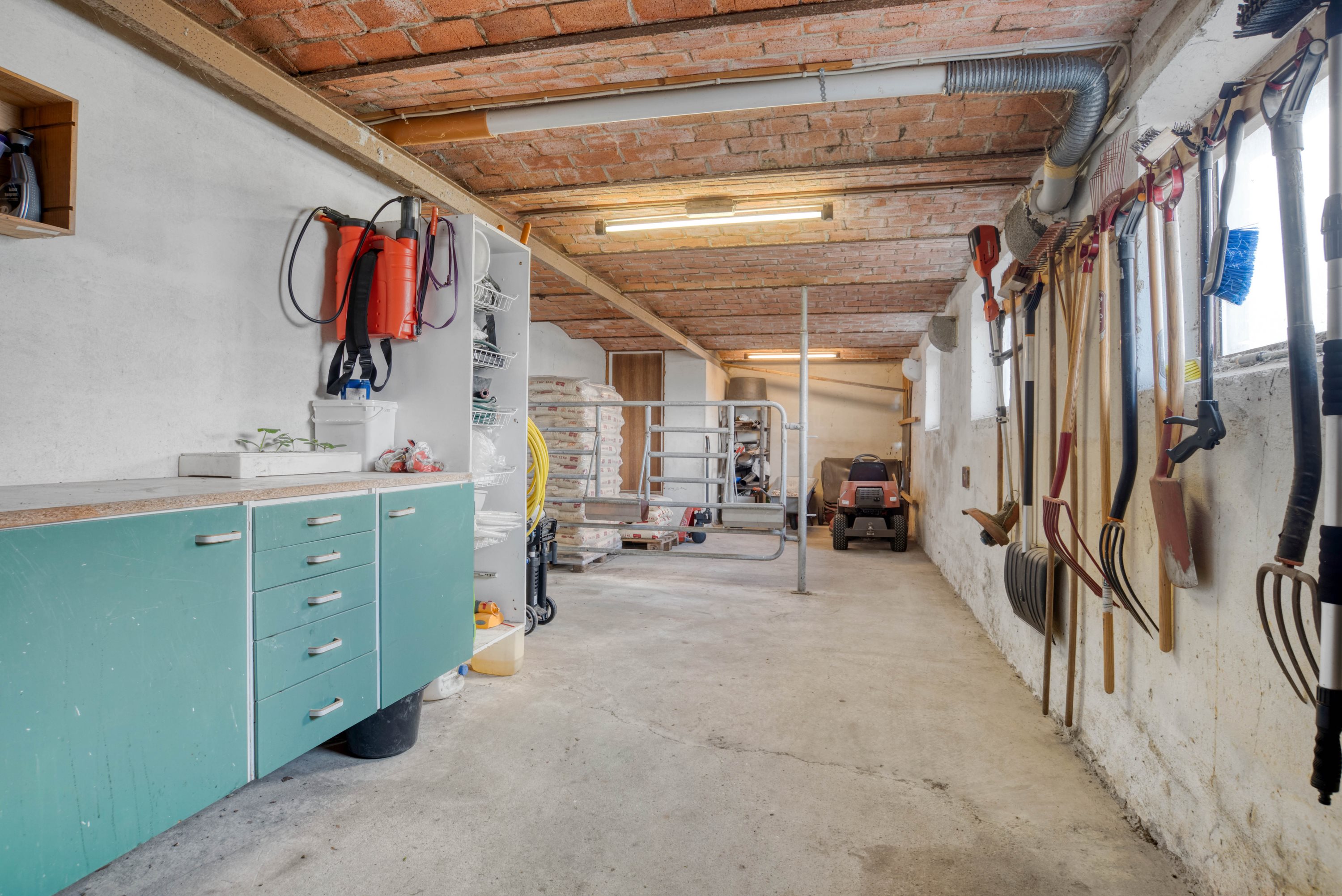 Fremhævet stald billede i fuldskærmstilstand. Billede af Røjkærvej 4, Vind, 7500 Holstebro