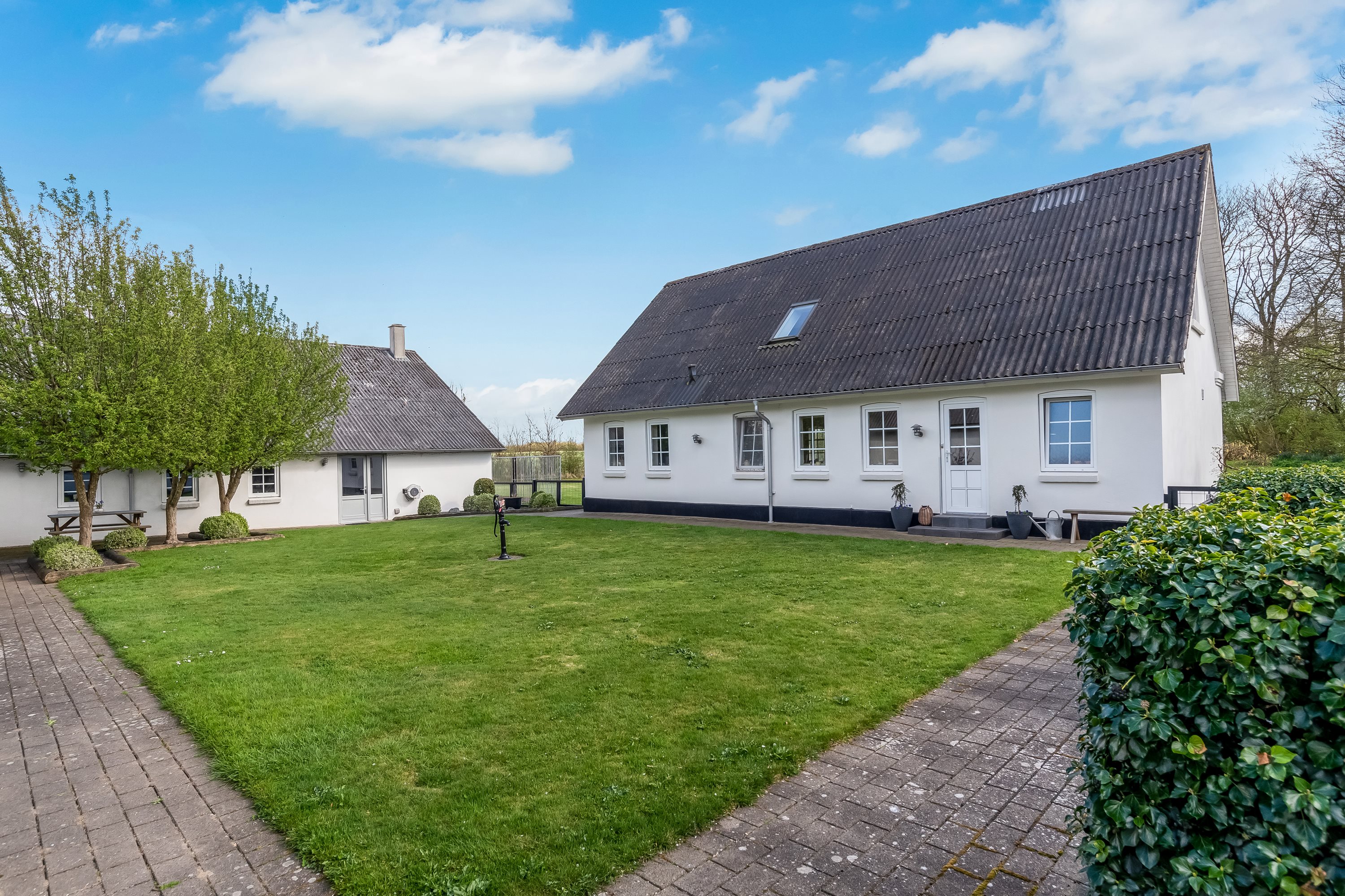 Fremhævet stuehus billede i fuldskærmstilstand. Billede af Røjkærvej 4, Vind, 7500 Holstebro