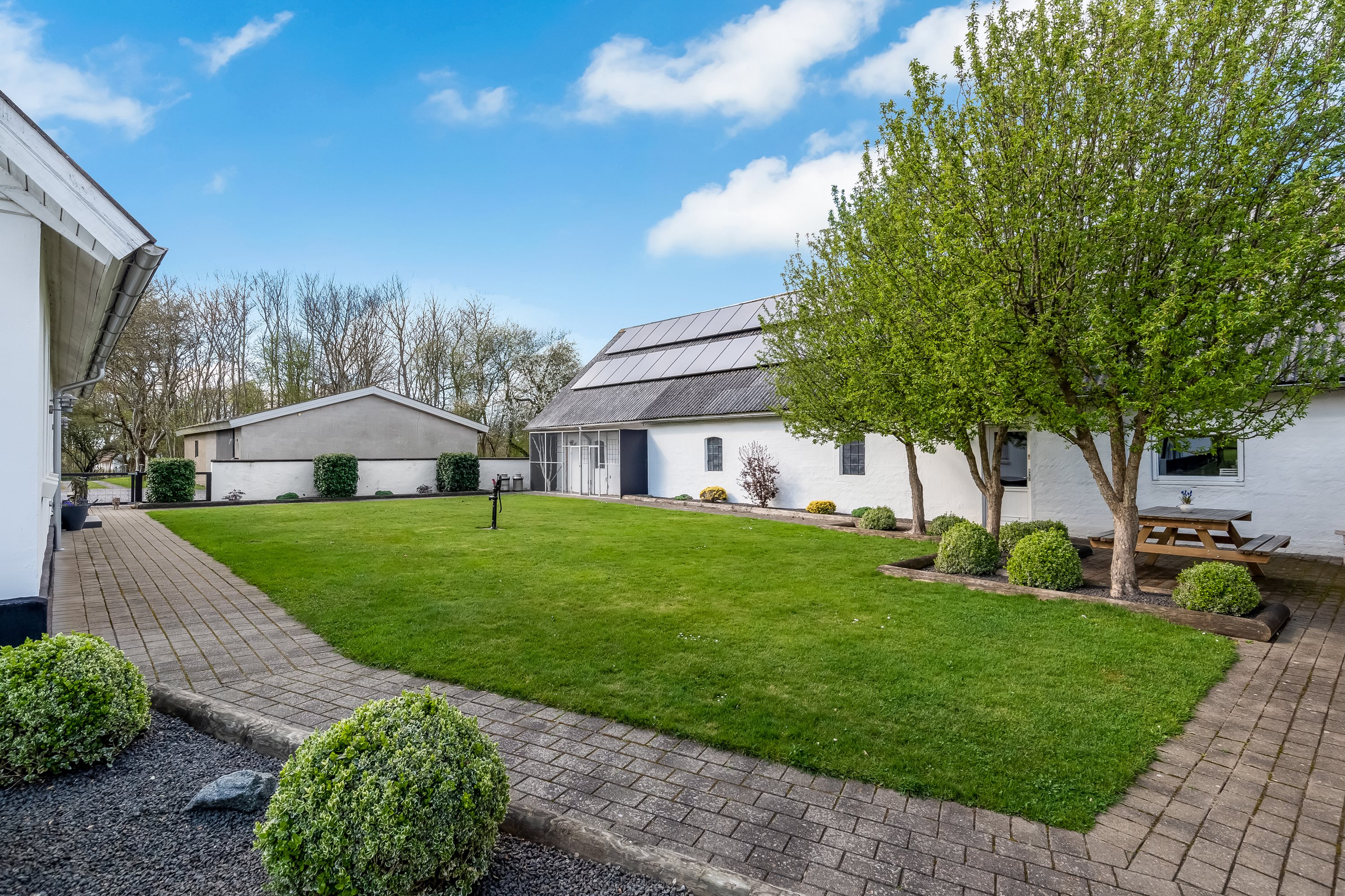 Miniaturebillede 2: gårdmiljø. Billede af Røjkærvej 4, Vind, 7500 Holstebro