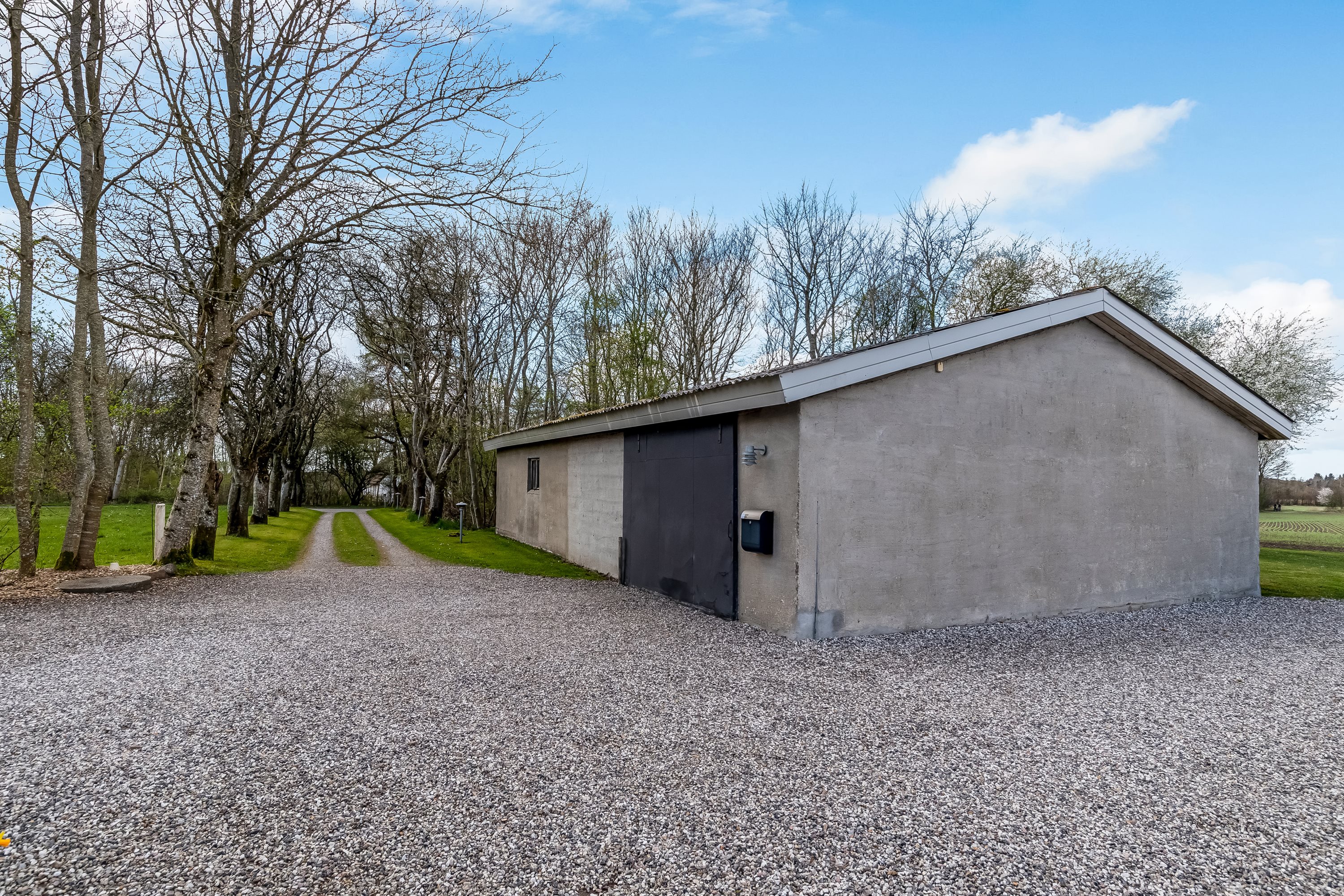 Fremhævet garage billede i fuldskærmstilstand. Billede af Røjkærvej 4, Vind, 7500 Holstebro