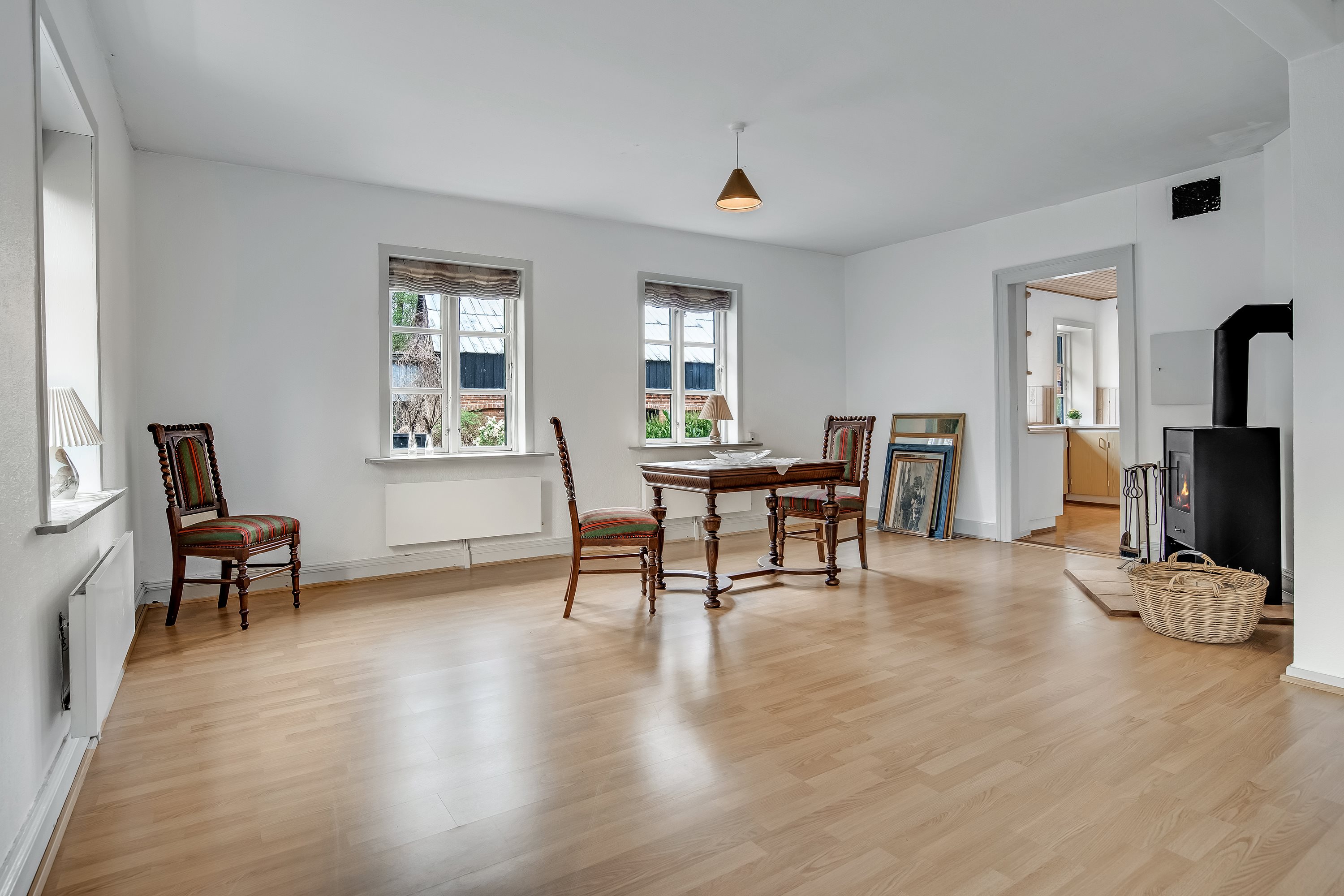 Fremhævet stue billede i fuldskærmstilstand. Billede af Skalmstrupvej 16, 7850 Stoholm Jyll