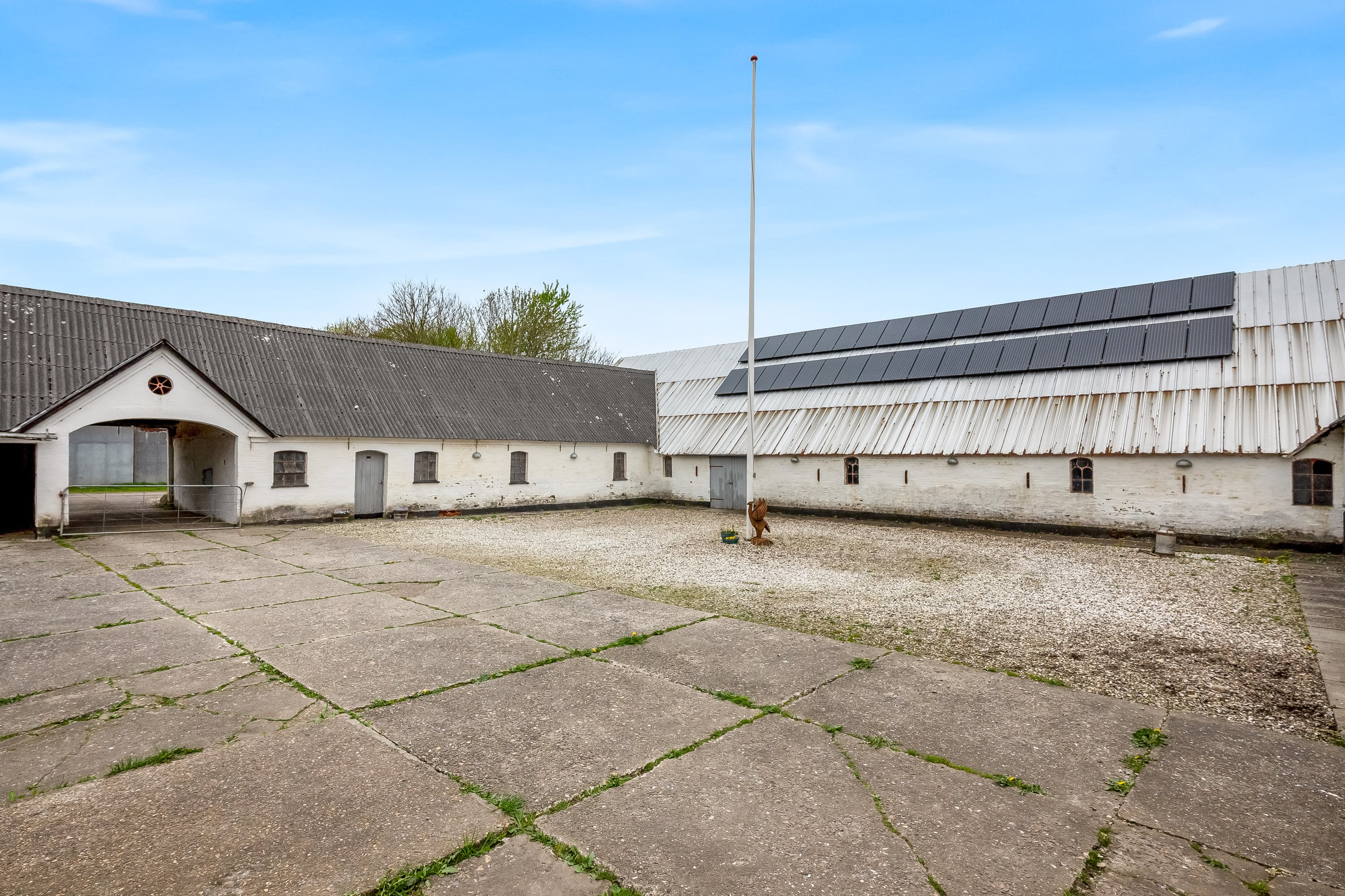 Fremhævet gårdsplads billede i fuldskærmstilstand. Billede af Geddalvej 54, Geddal, 7830 Vinderup