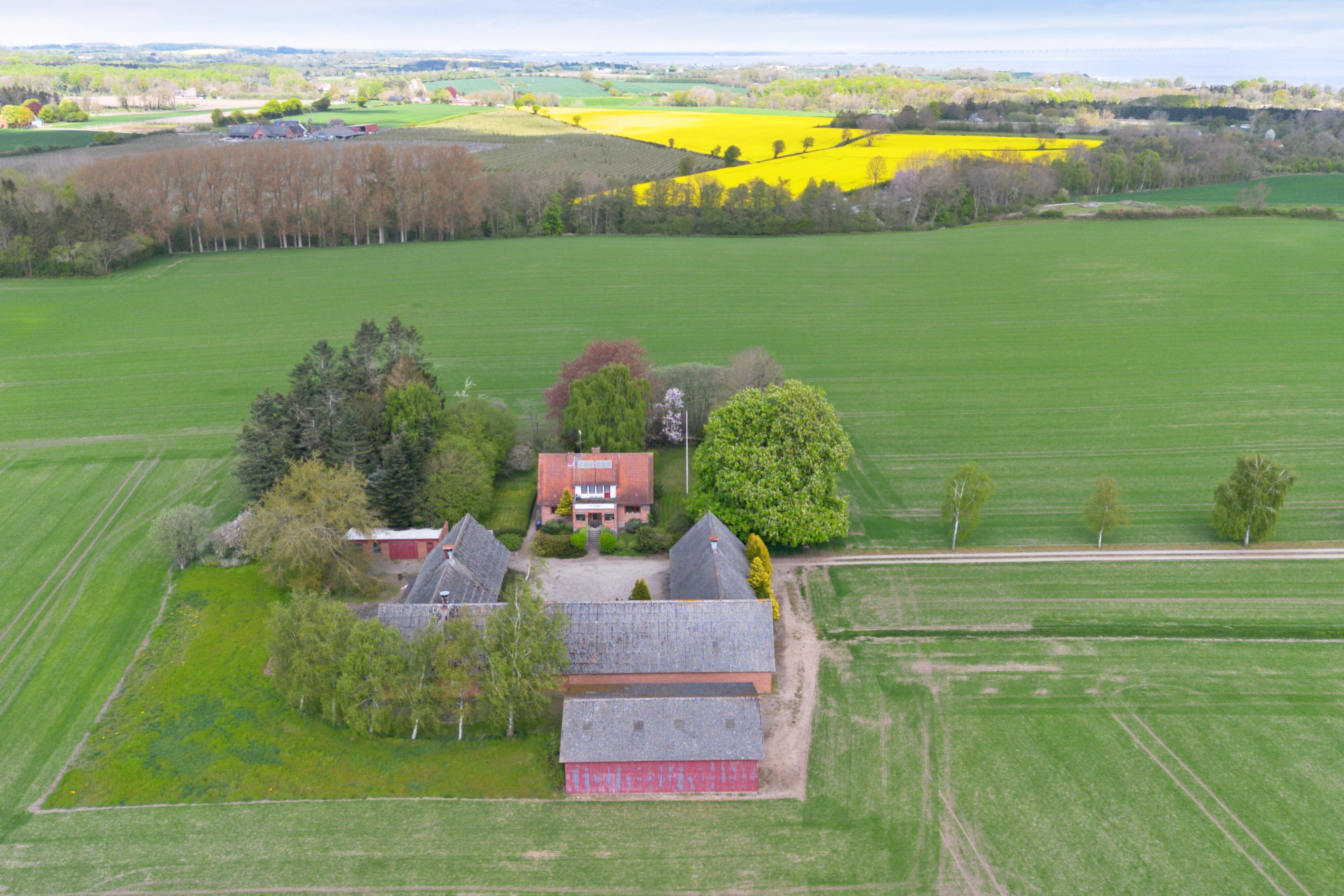 Fremhævet luftfoto billede i fuldskærmstilstand. Billede af Revsørevej 37, Vormark, 5874 Hesselager