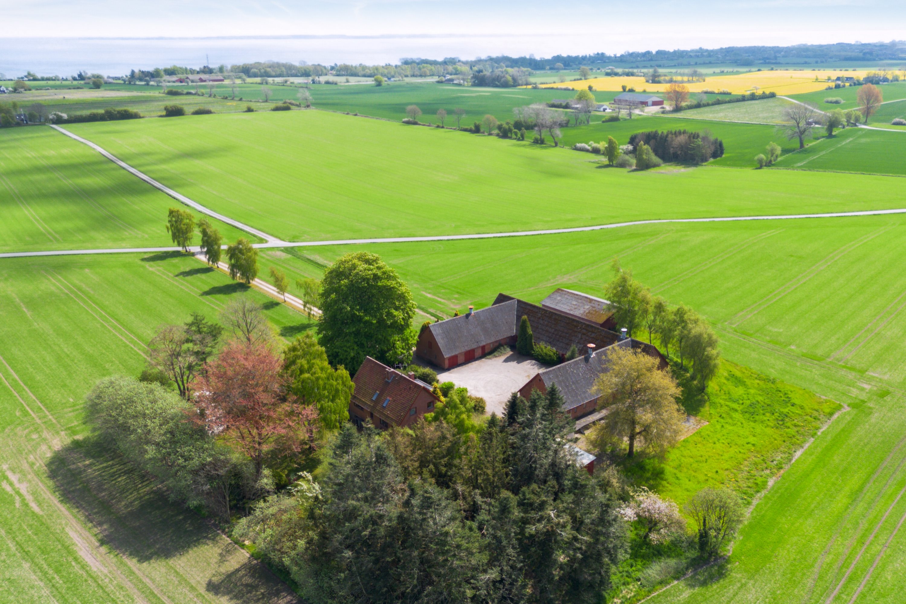 Fremhævet luftfoto billede i fuldskærmstilstand. Billede af Revsørevej 37, Vormark, 5874 Hesselager
