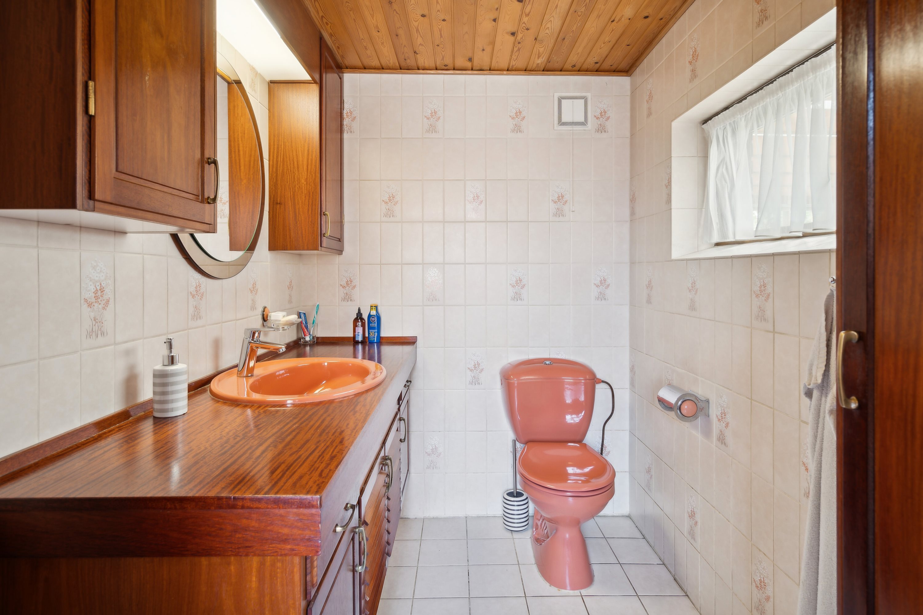 Fremhævet badeværelse billede i fuldskærmstilstand. Billede af Rugårdsvej 615, en del heraf, Trøstrup, 5210 Odense NV