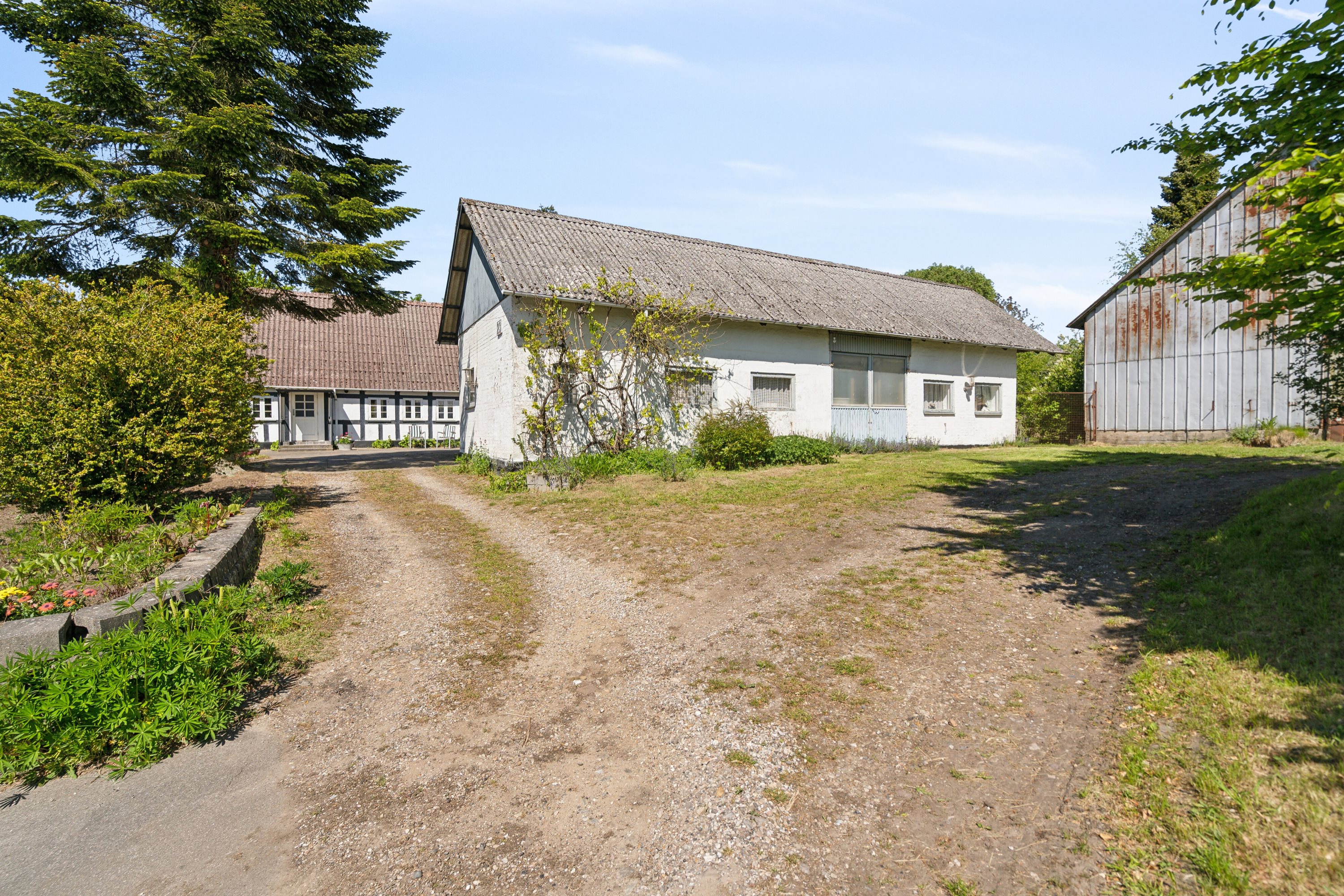 Fremhævet fra indkørslen  billede i fuldskærmstilstand. Billede af Fjellerupvej 23, Fjellerup, 5463 Harndrup