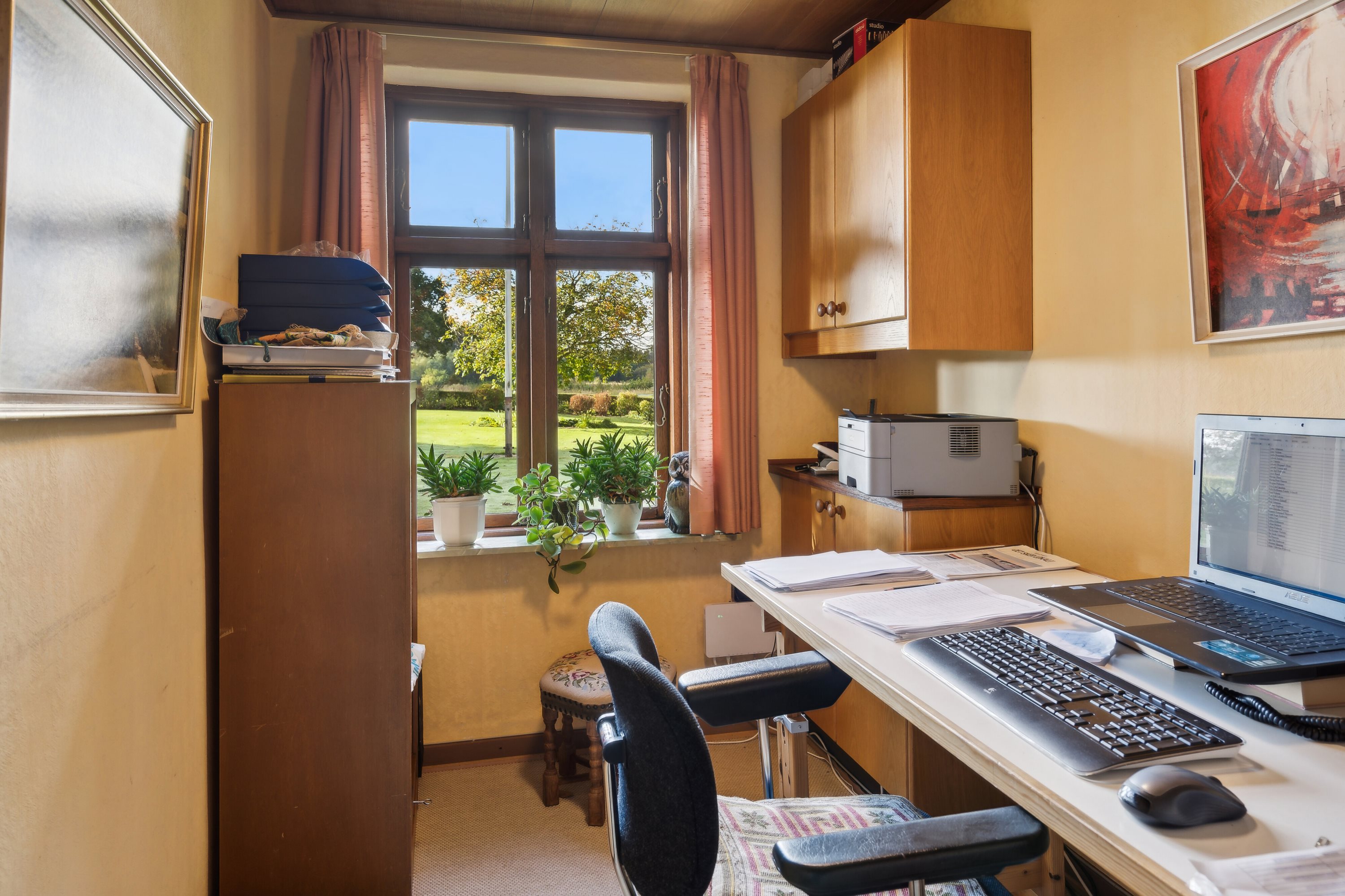 Fremhævet arbejdsværelse billede i fuldskærmstilstand. Billede af Rugårdsvej 615, en del heraf, Trøstrup, 5210 Odense NV